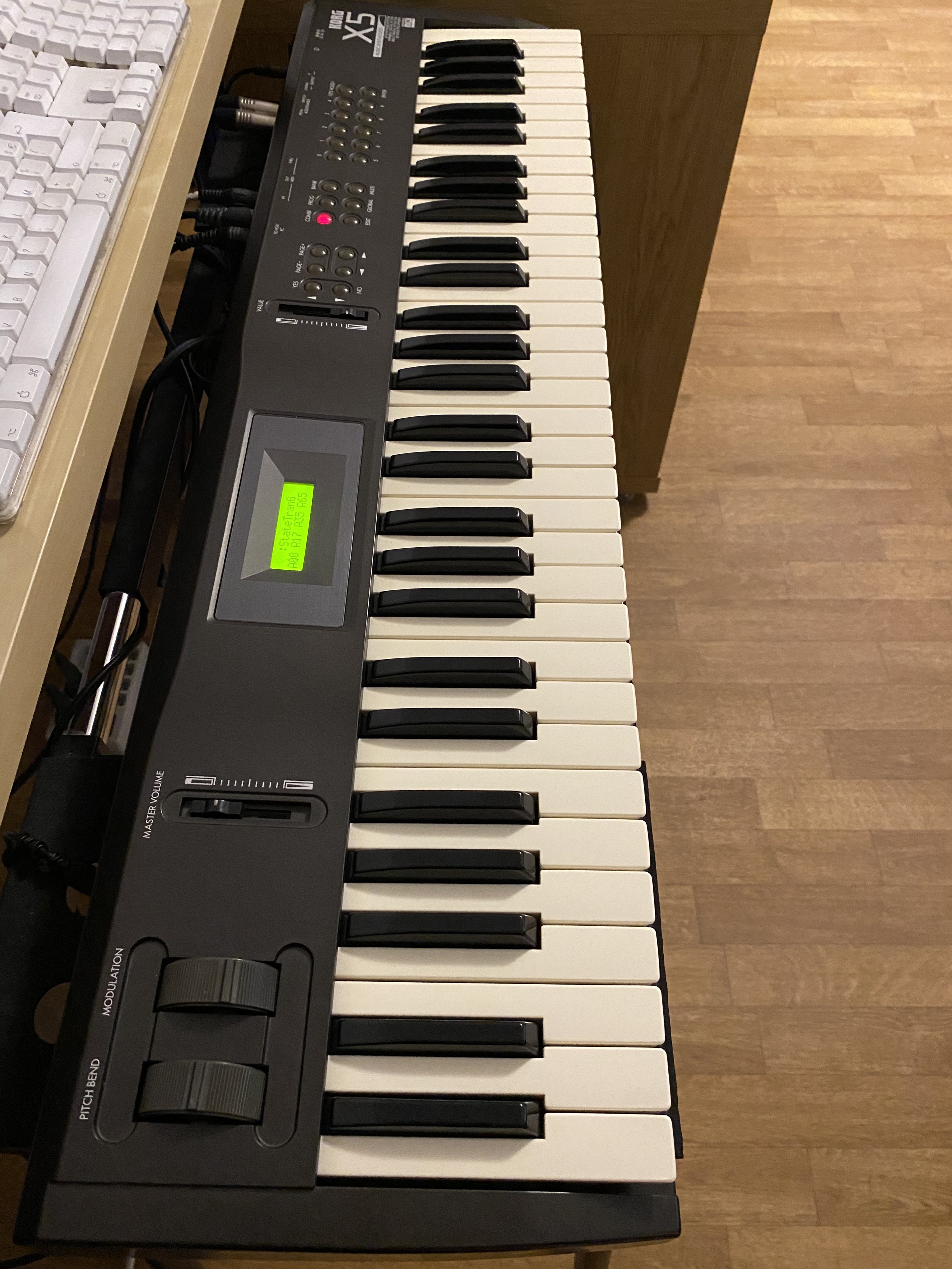 Vend Korg X5 - état nickel -