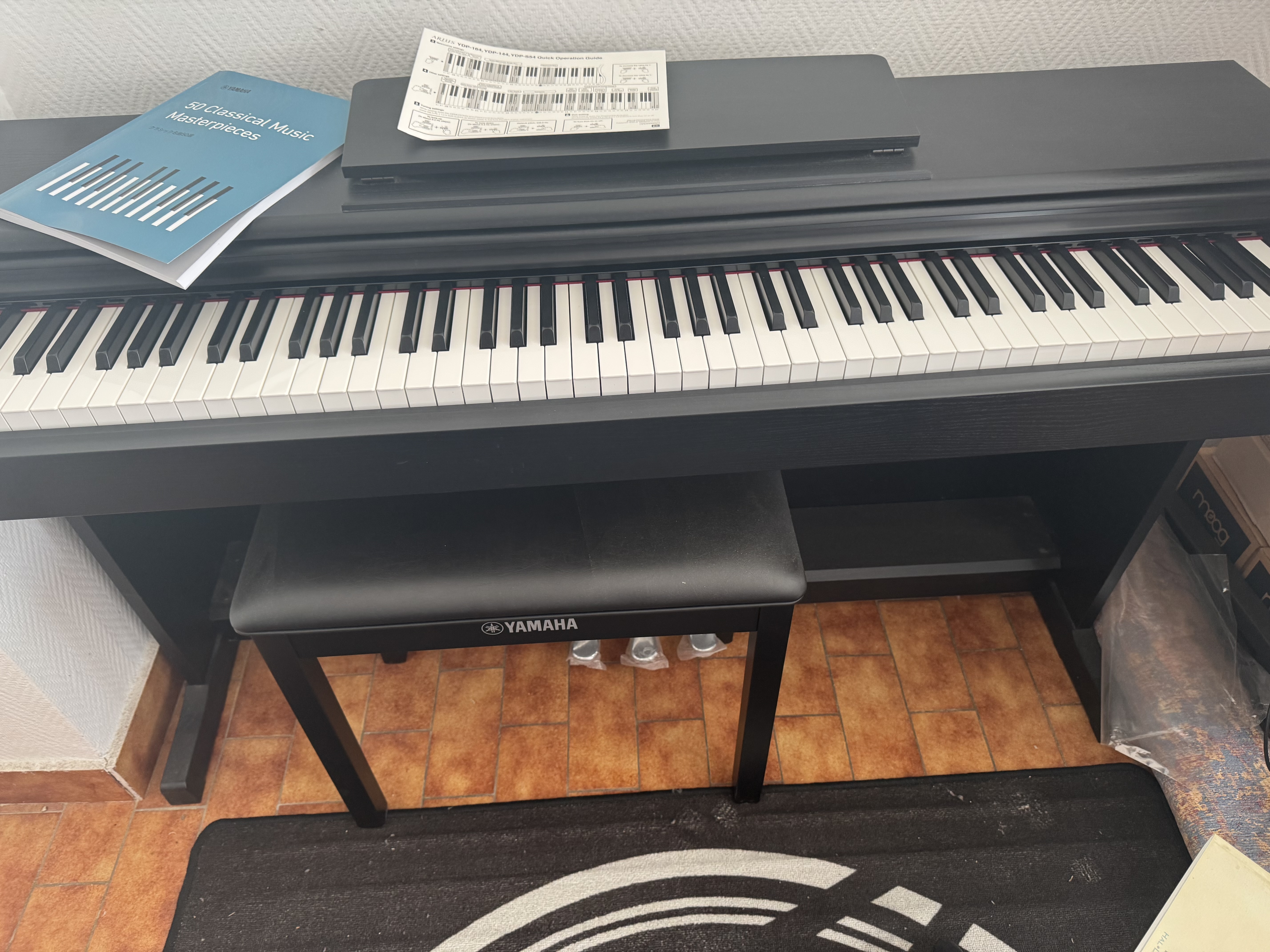 Vend piano Yamaha Arius YDP 144