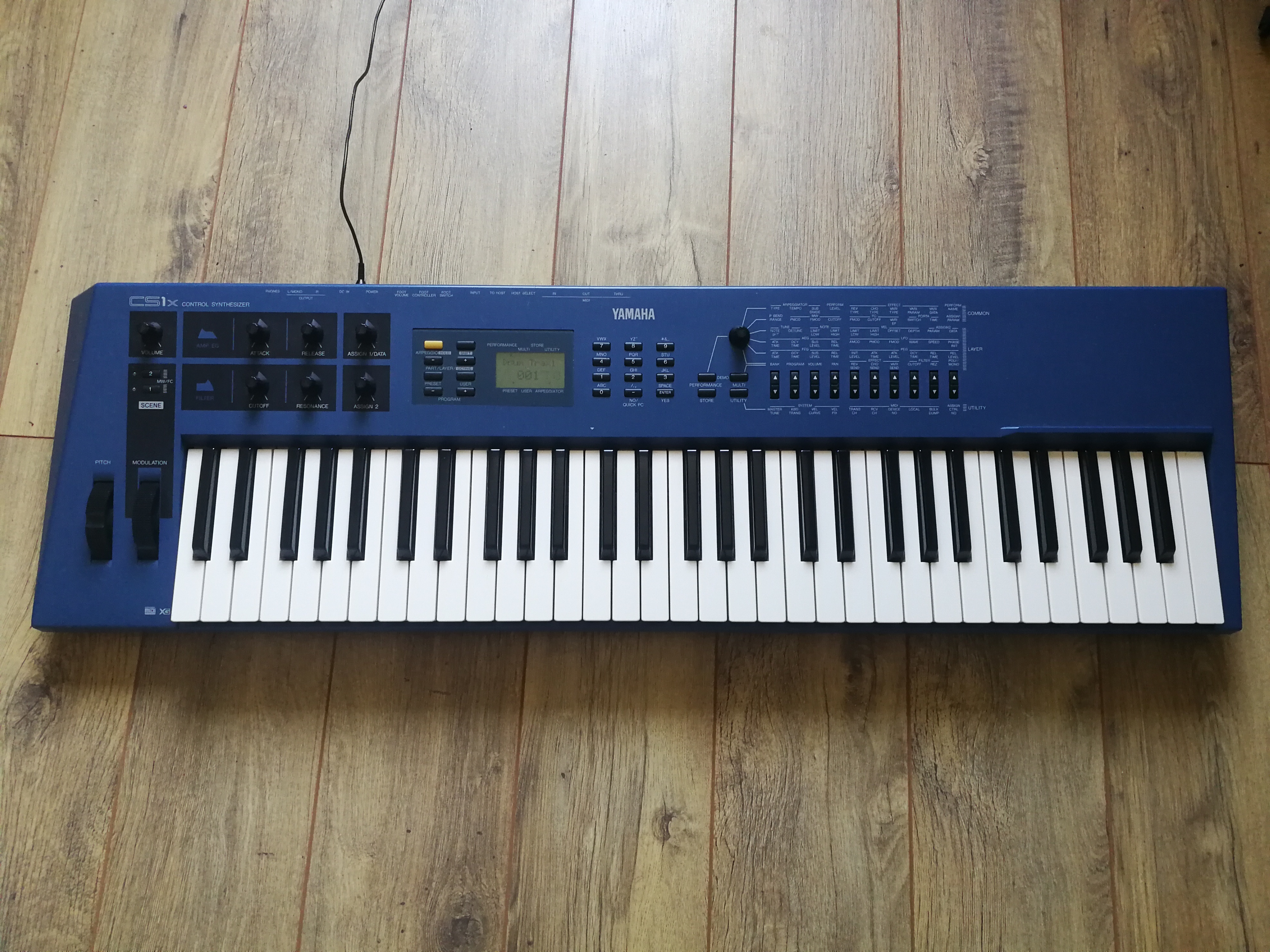 Vends Yamaha CS1x