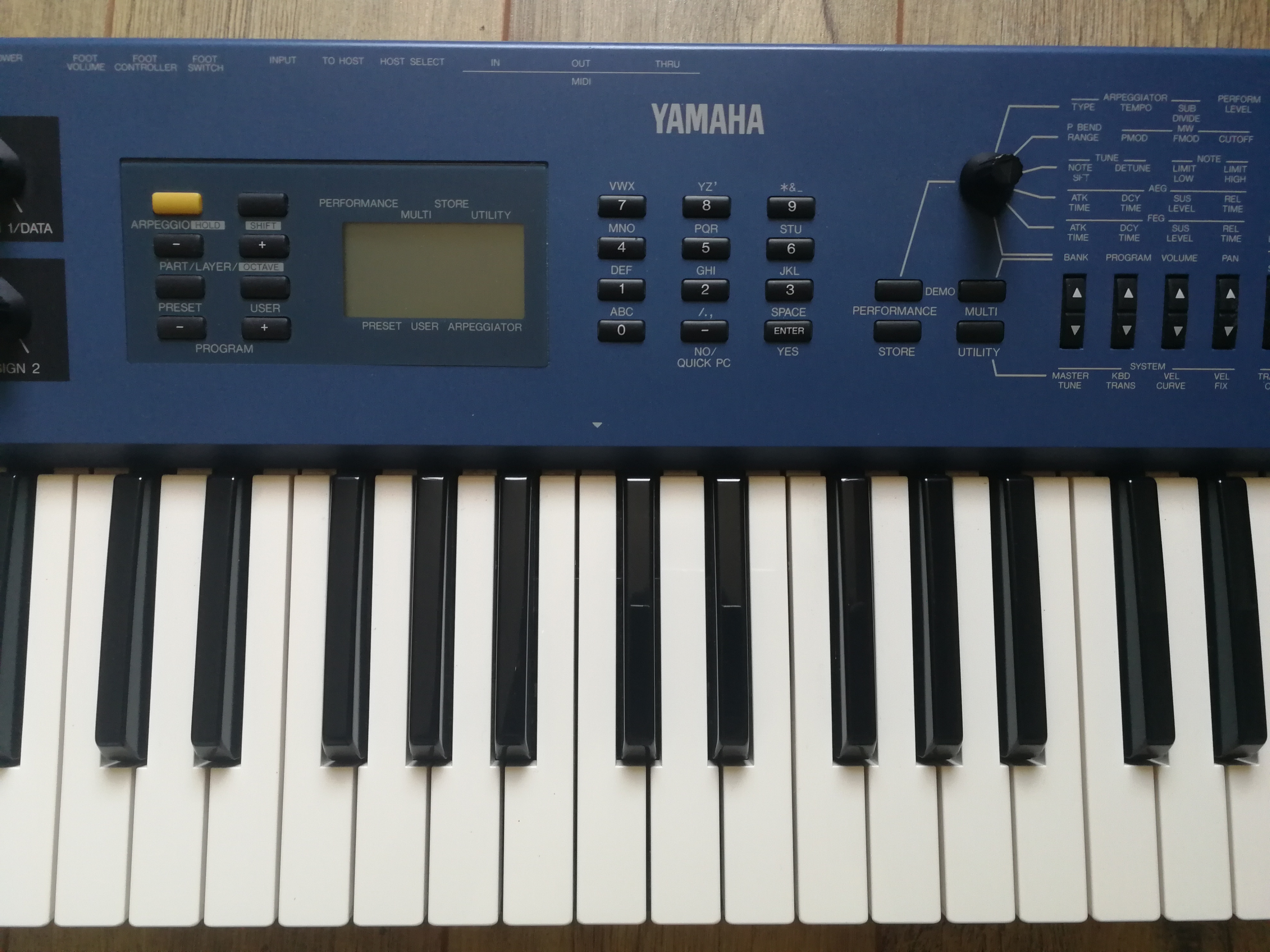 Yamaha CS1X (13050)