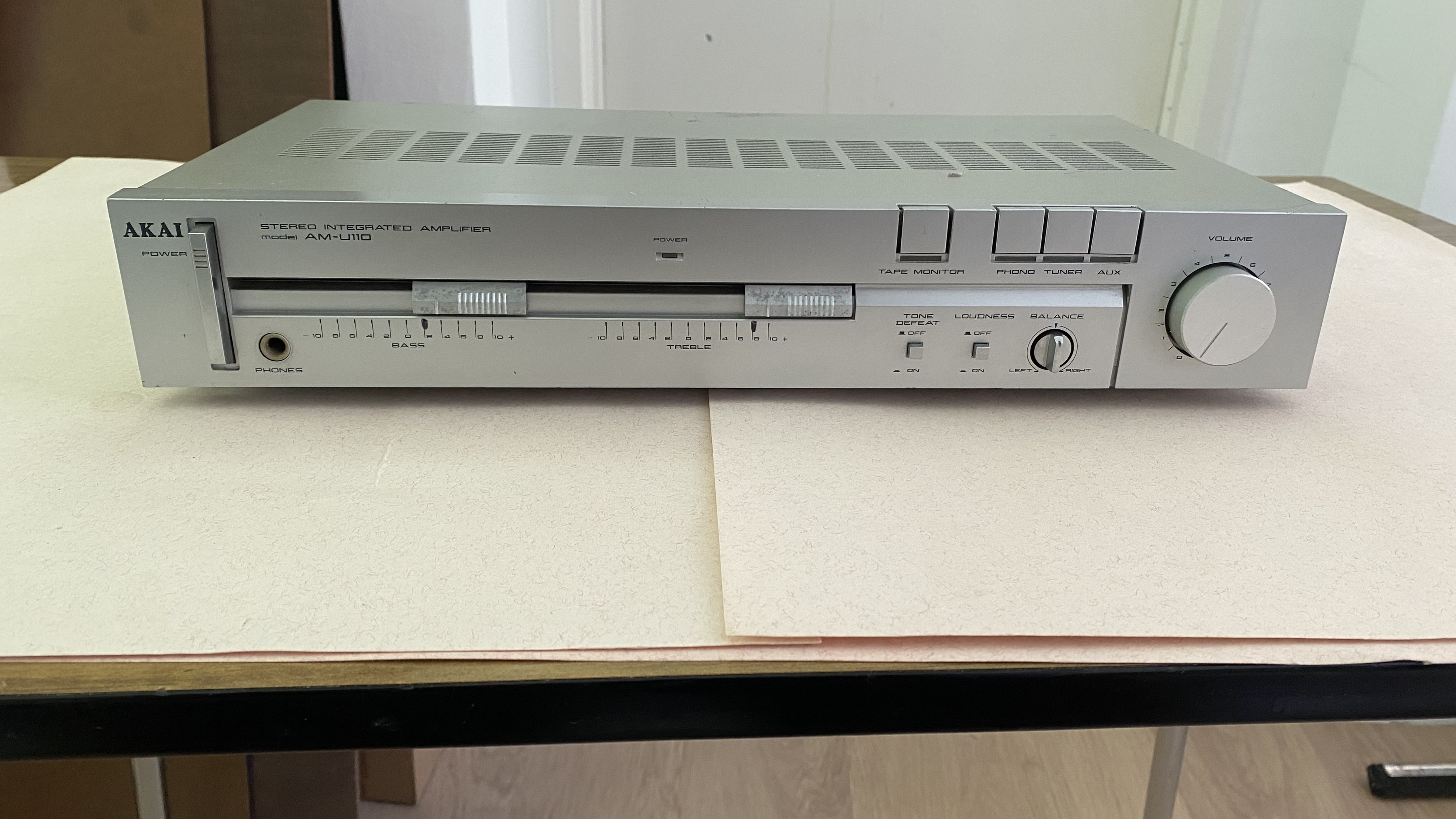 AKAI AM-U110 – Amplificateur Hi-Fi Vintage
