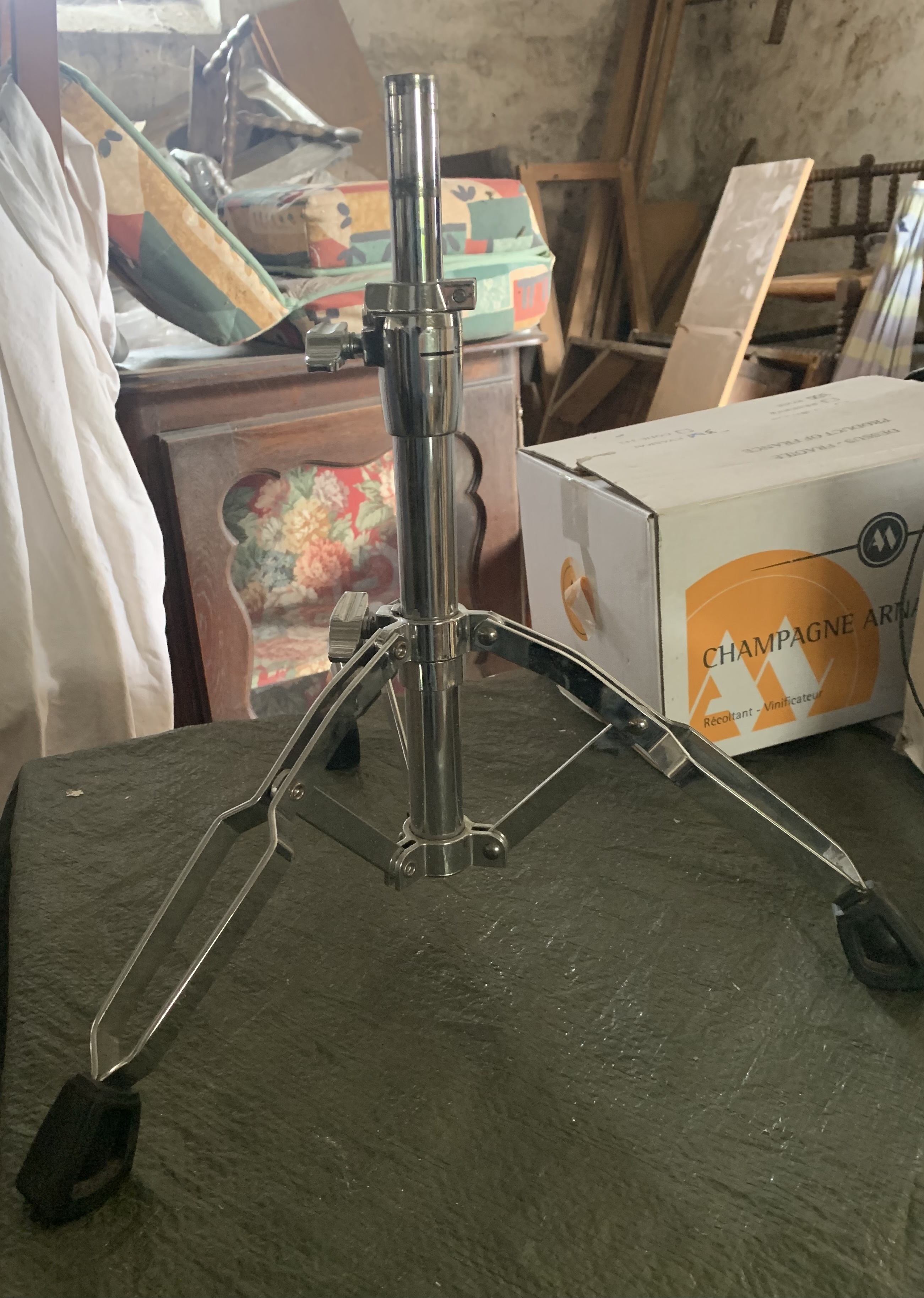 VENDS PIEDS DE SIÈGE BATTEUR 