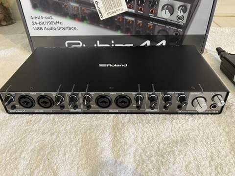 Roland Rubix44 (10571)
