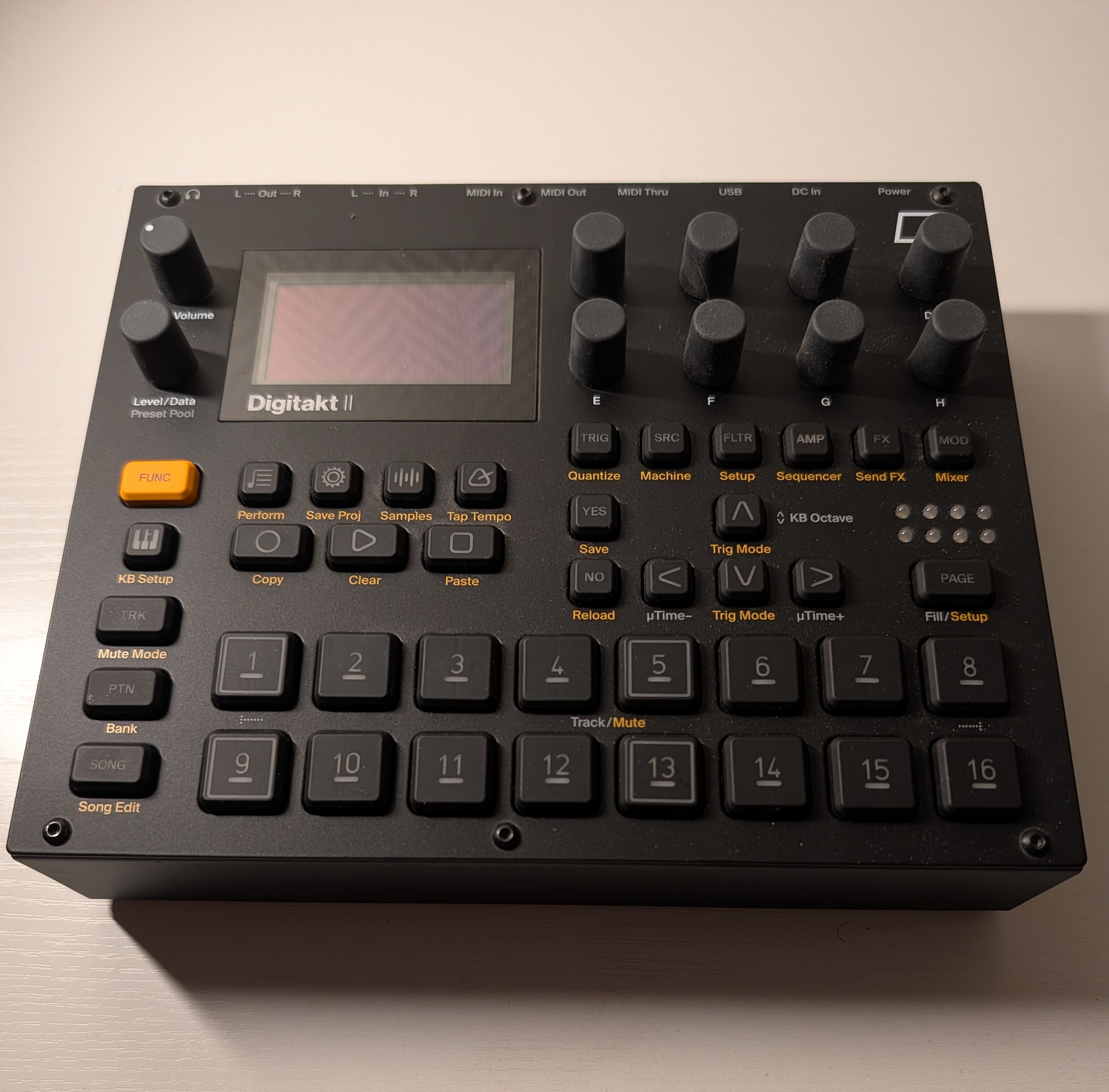 Vends Elektron Digitakt 2, excellent état.