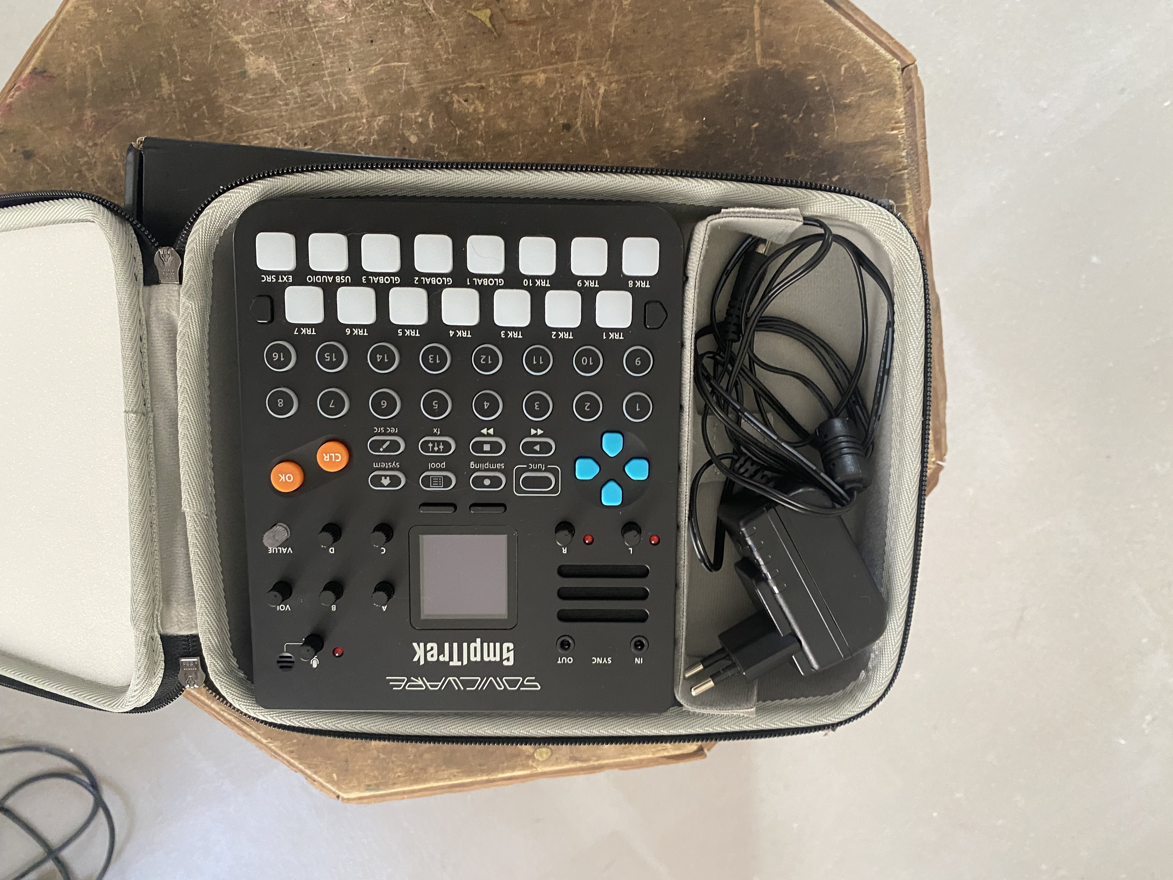 Smpltrek de Sonicware neuf sous garantie avec case