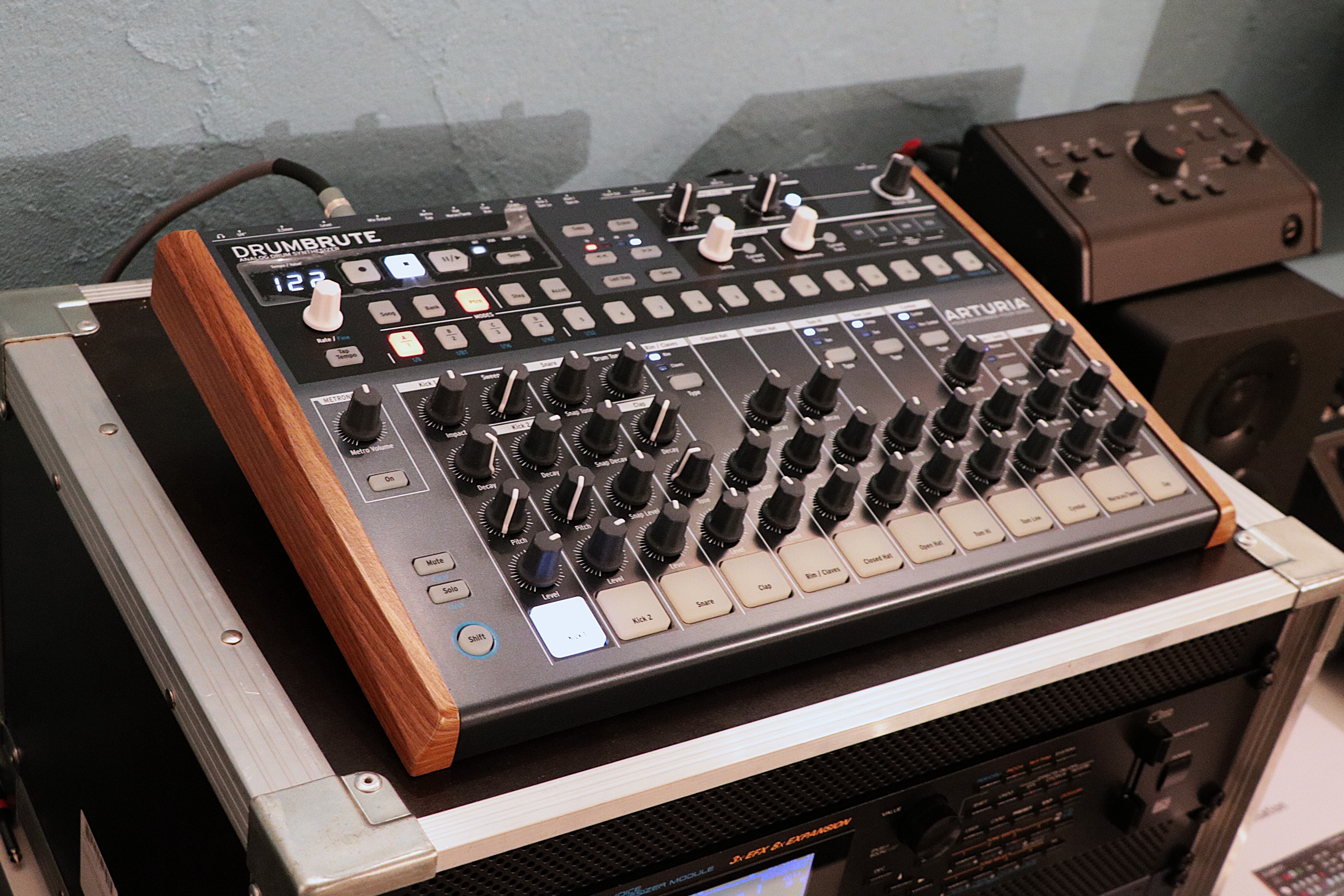 ARTURIA DrumBrute Analog Drum Beats