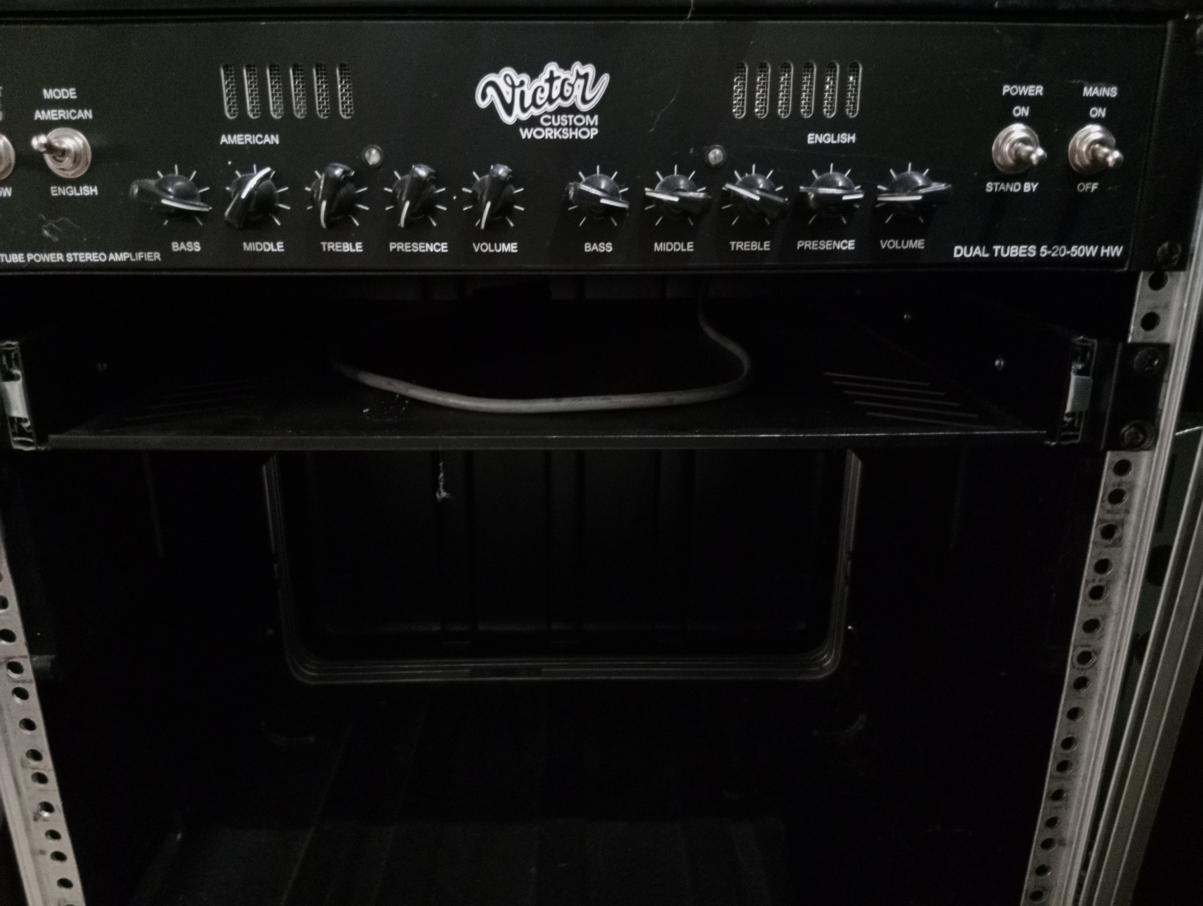 Vends ampli 2 x 50 w victor custom amp