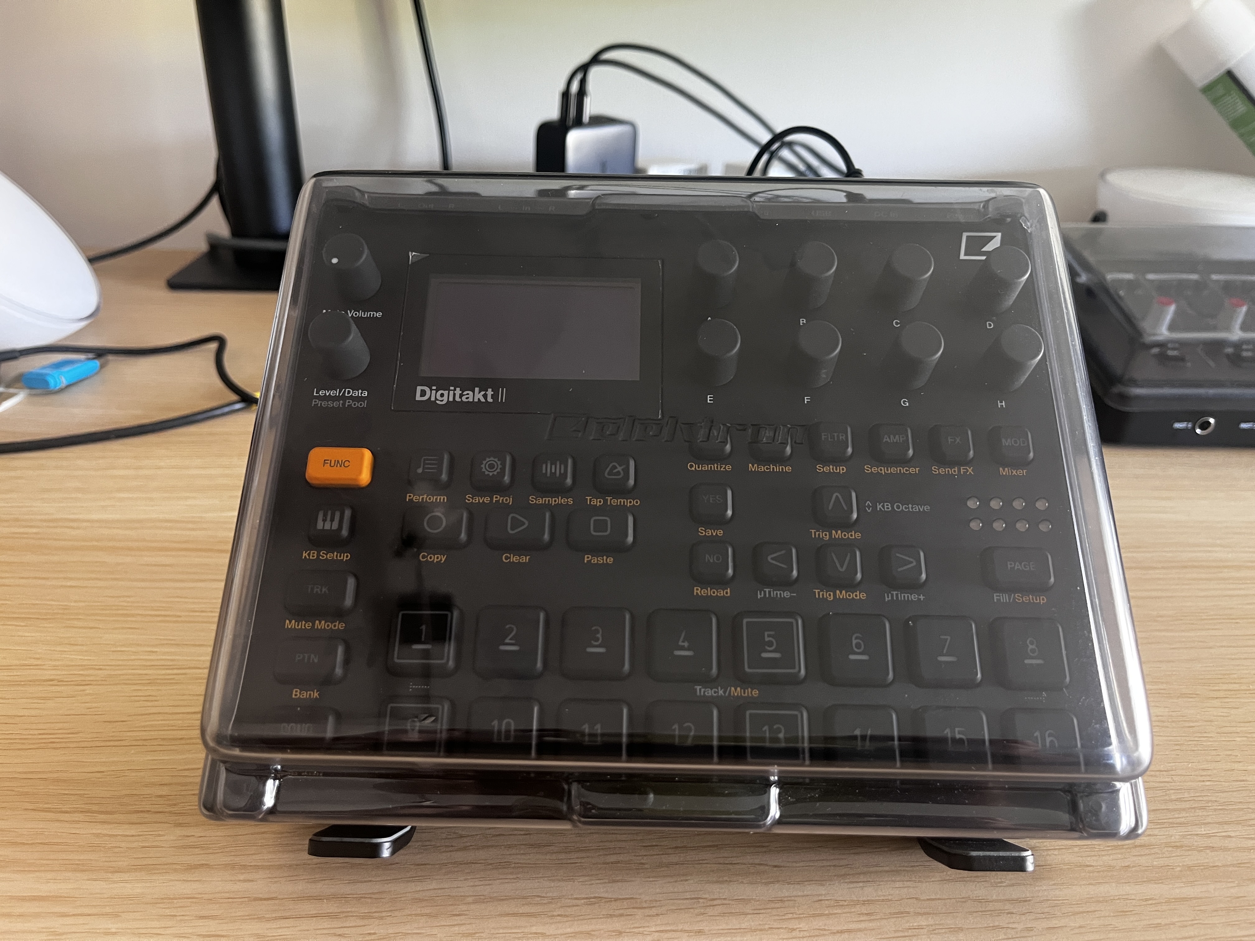 Vends Elektron Digitakt II (Mint) + Cover