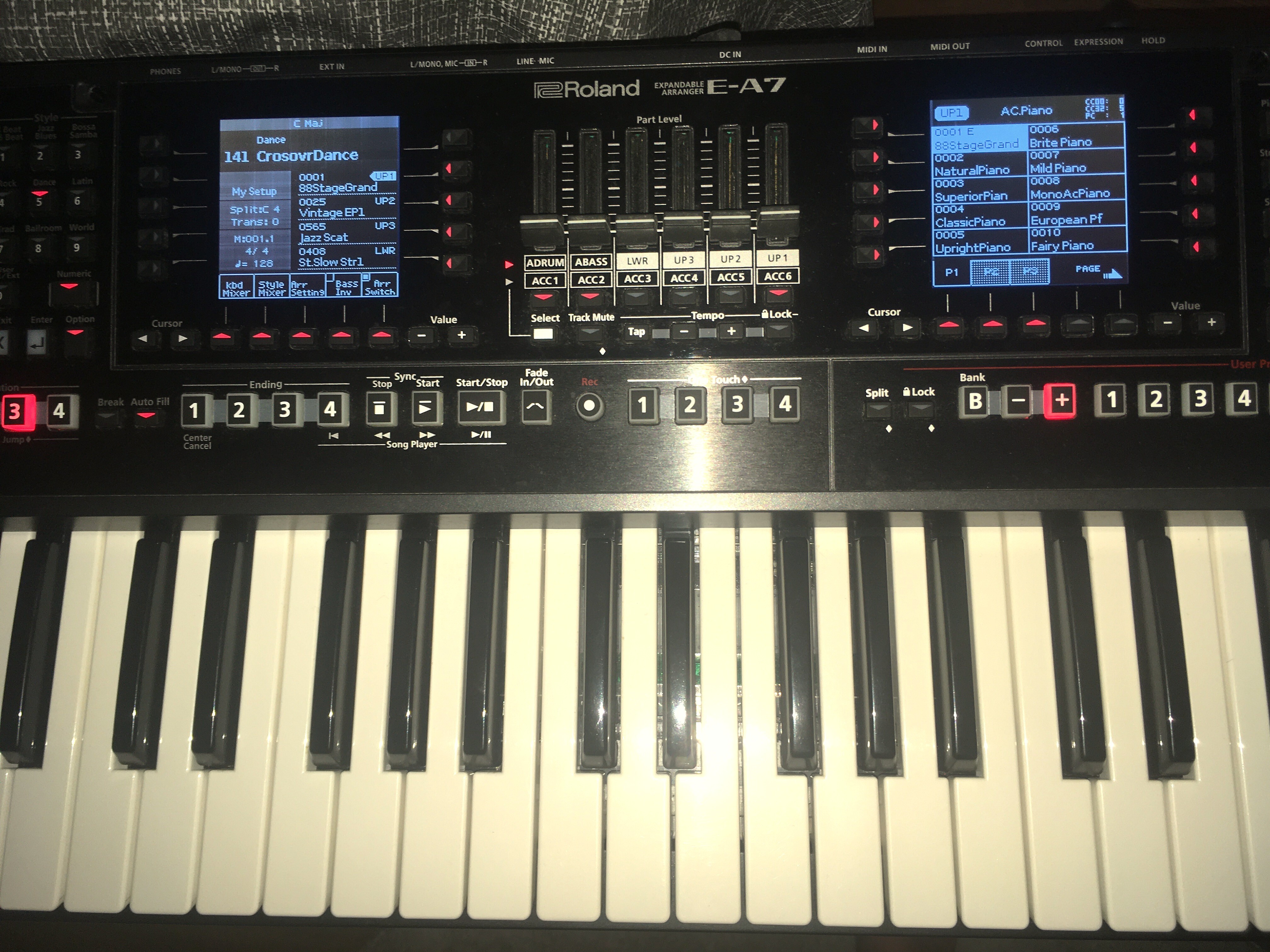 Roland EA-7 face avant