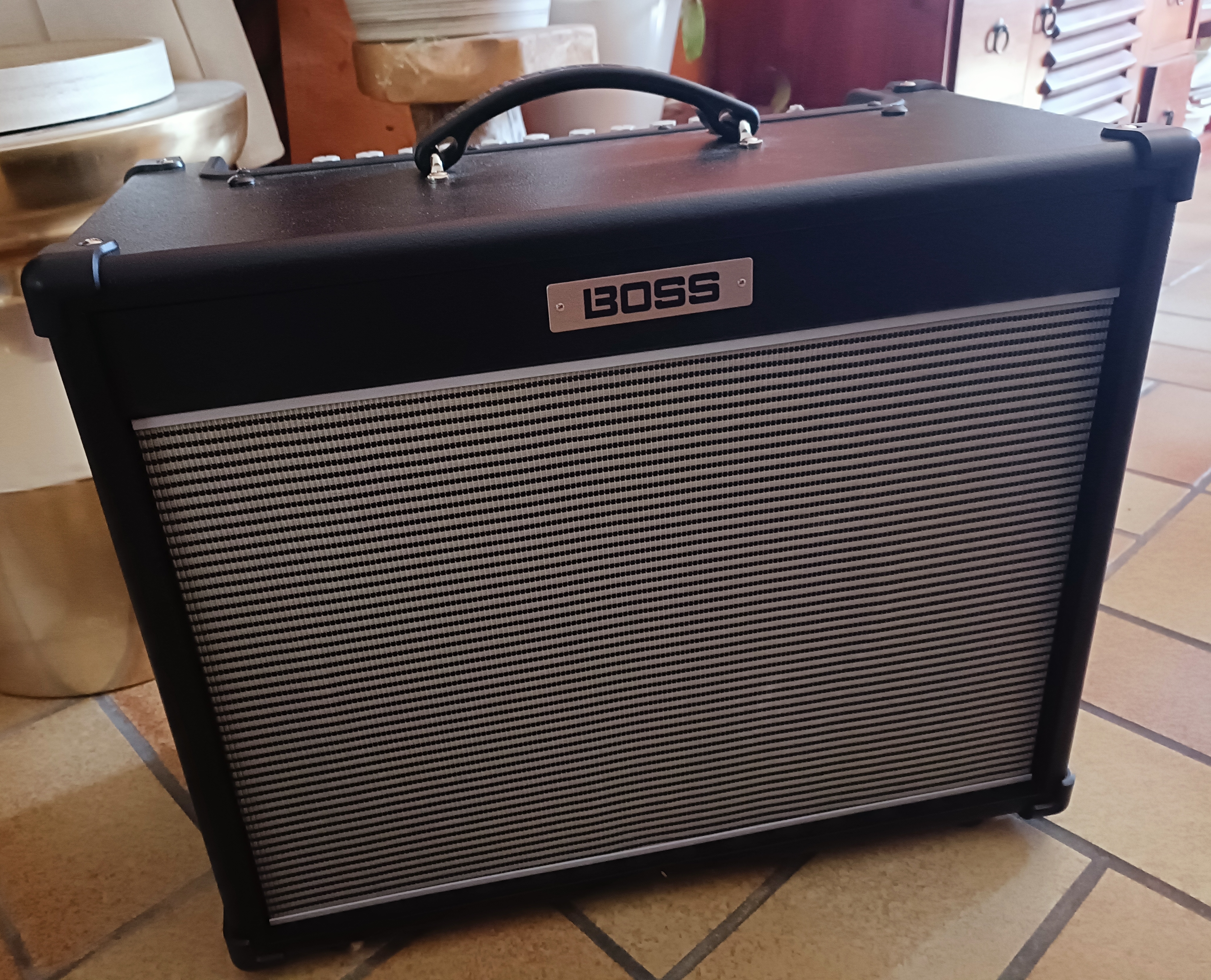 Ampli guitare BOSS NEXTONE STAGE + Pédalier GA-FC + Housse