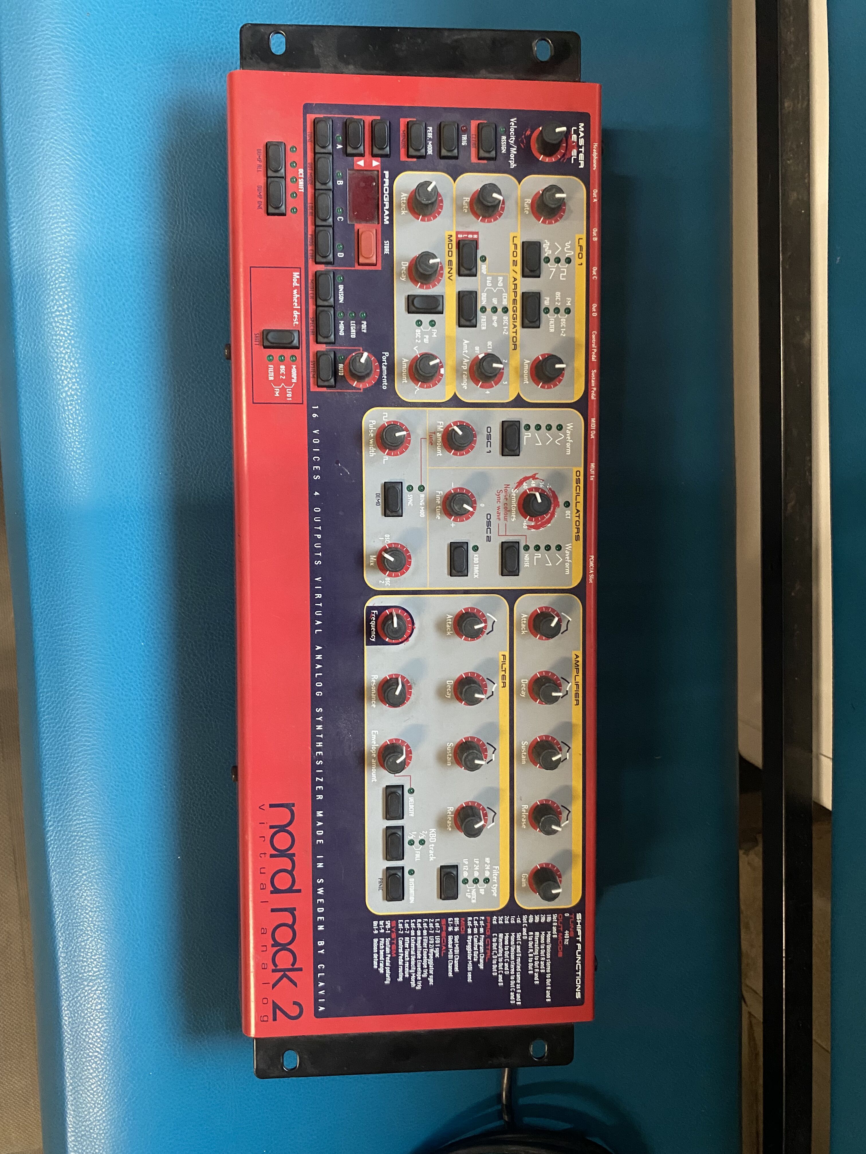 Nord rack 2 parfait état de fonctionnement