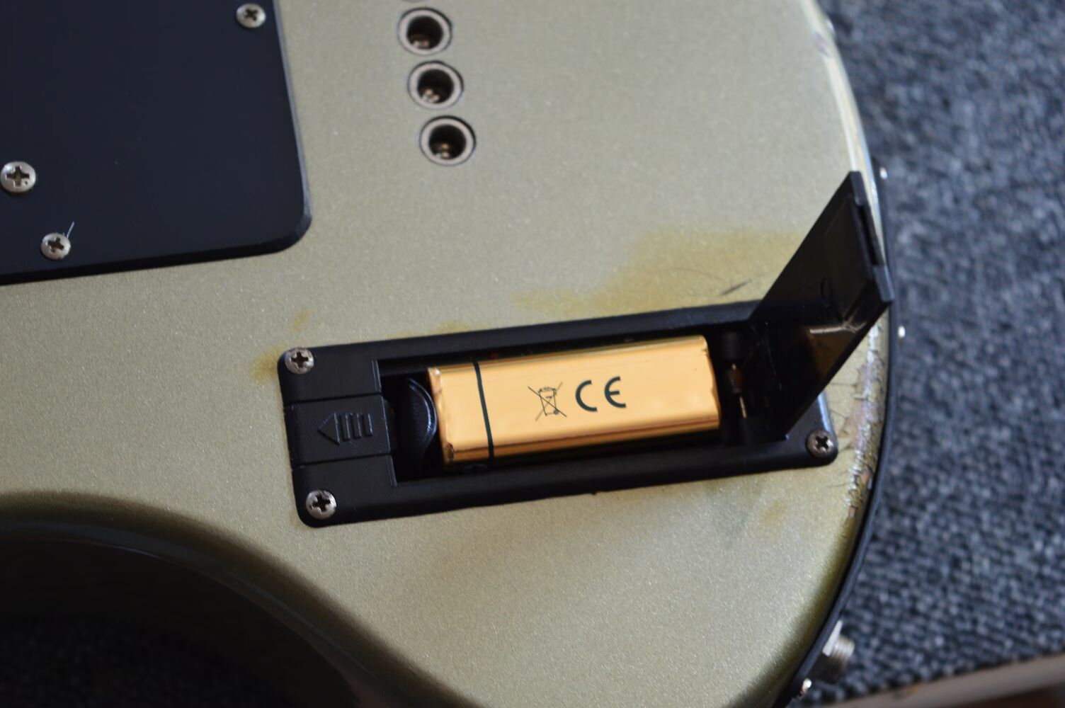 fernandes-mini-guitar-5047014