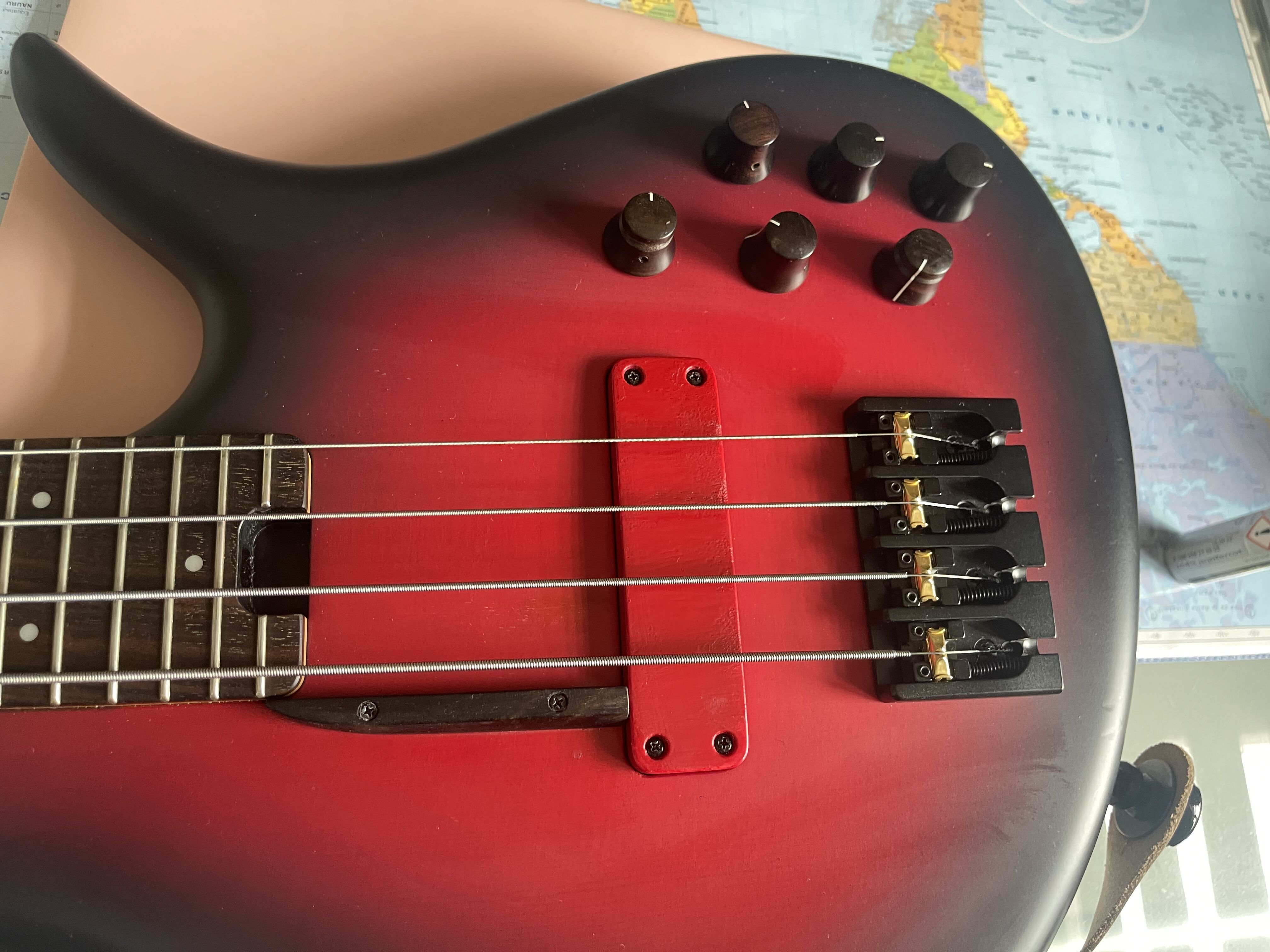 Basse tres rare FBASS AC4 SIGNATURE ALAIN CARON FRETTES  4 CORDES