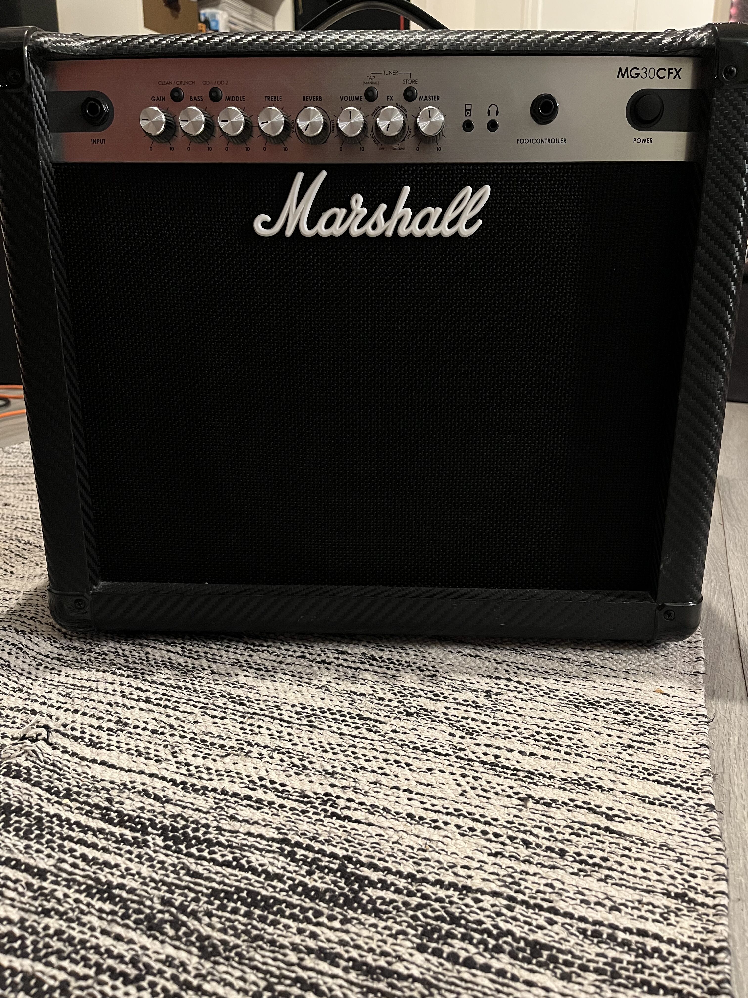MARSHALL MG30 CFX