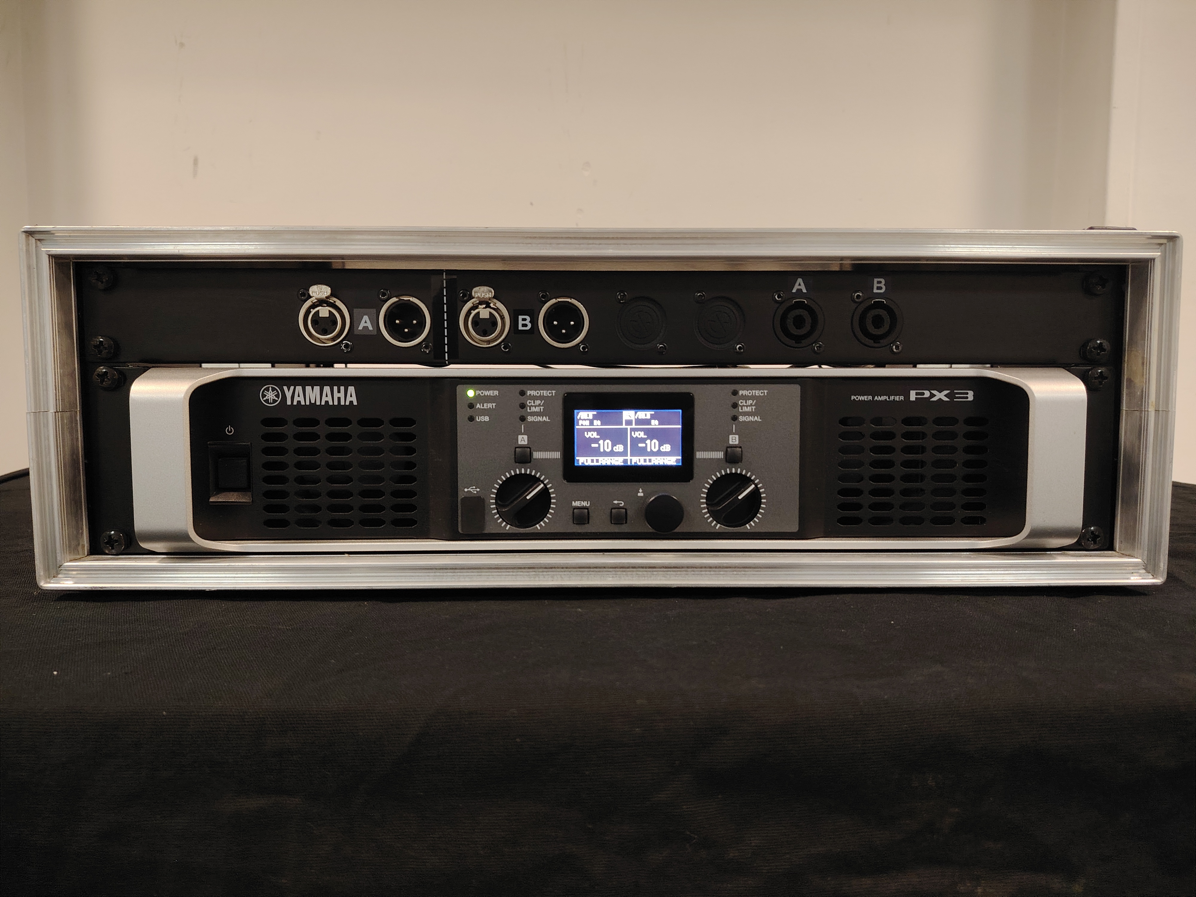 À VENDRE !!! Yamaha PX3 + panneau de brassage déporté + Flight Case — Très bon état