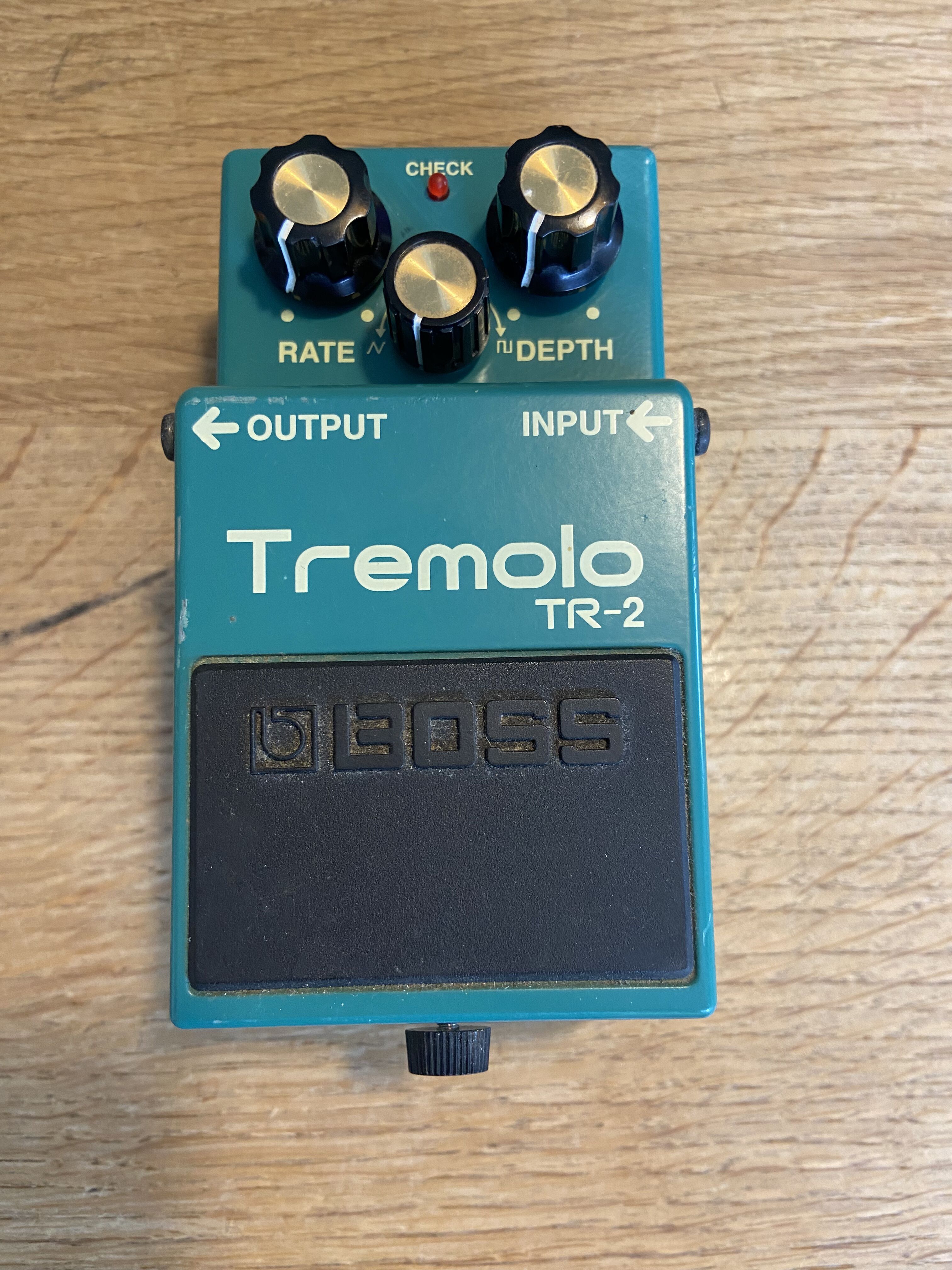 Vends Boss Tremolo TR-2