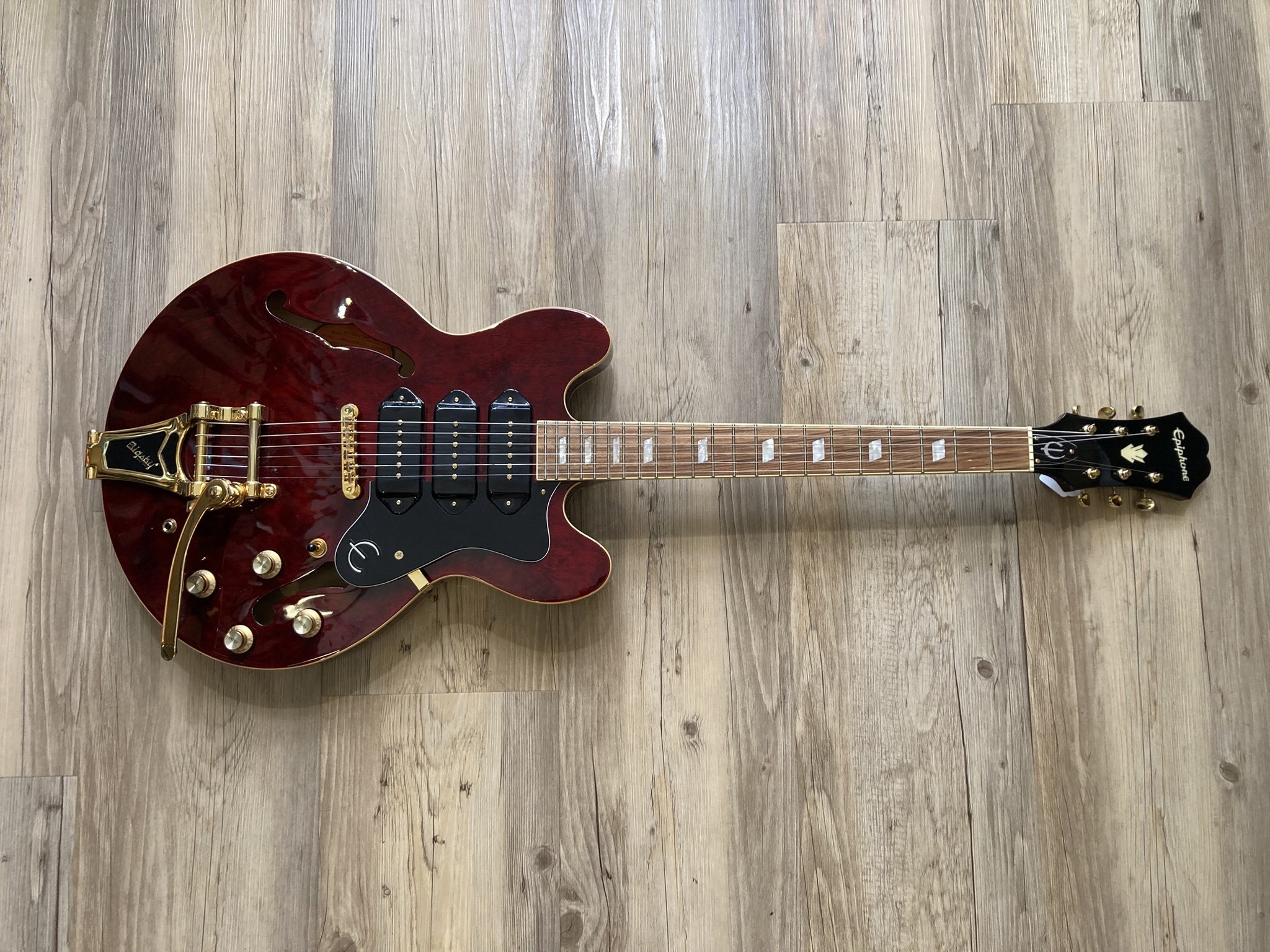 EPIPHONE - Riviera P93