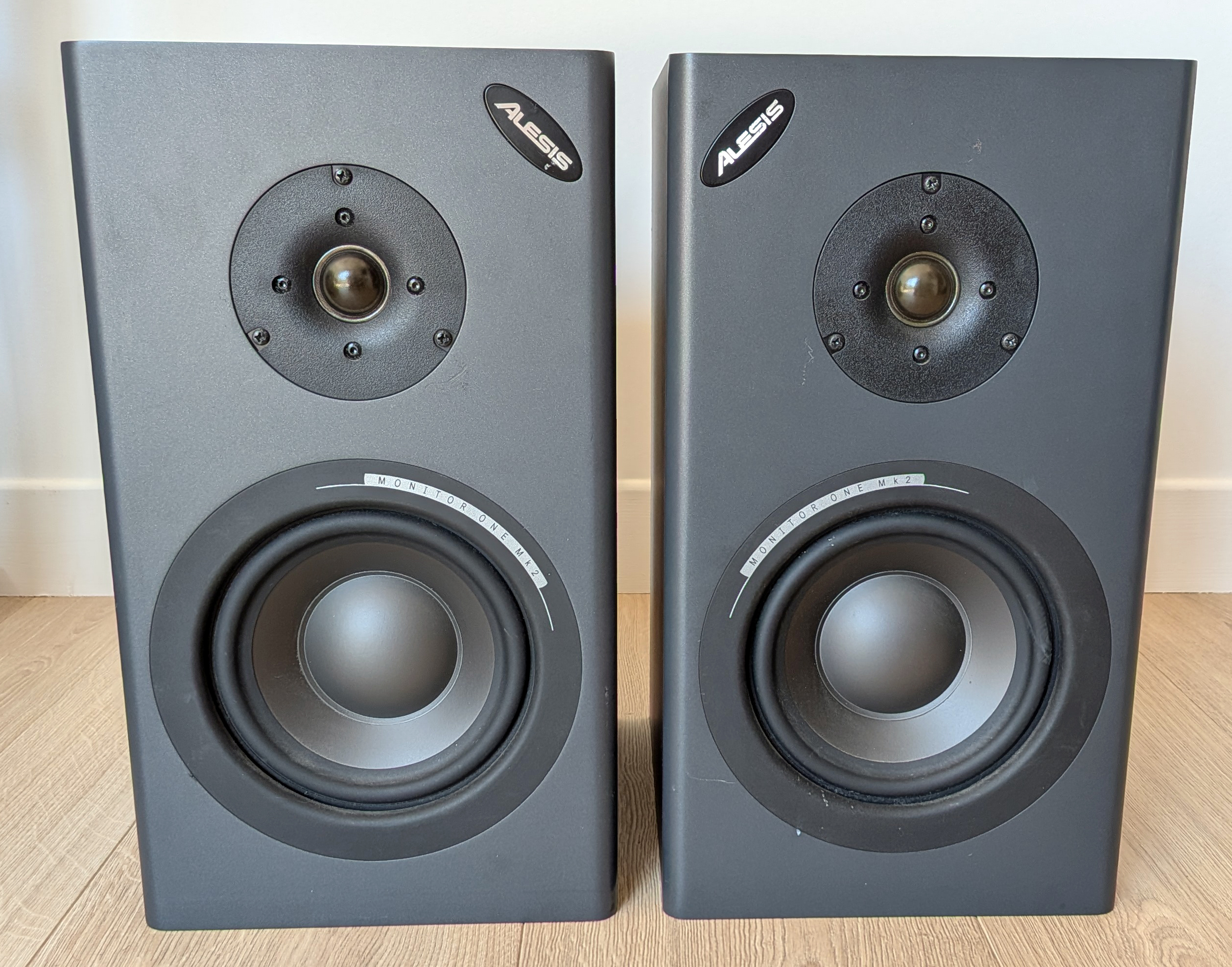 Enceintes de studio / Hi-Fi Alesis Monitor One MkII (passives)