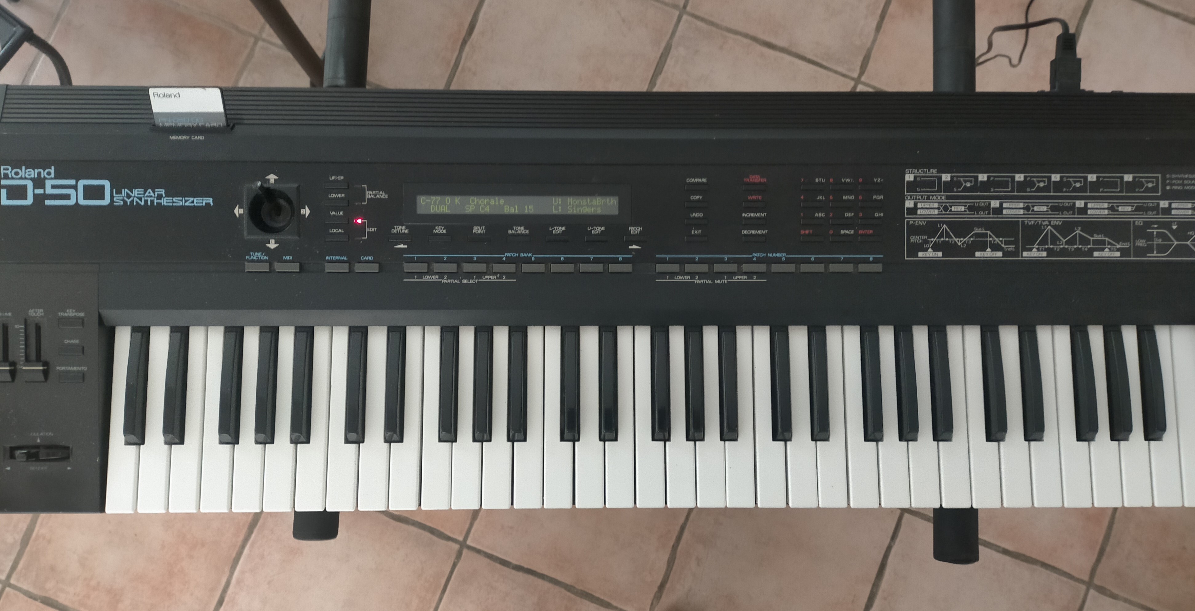 Vends Roland D50 + Flight, stand et pédale