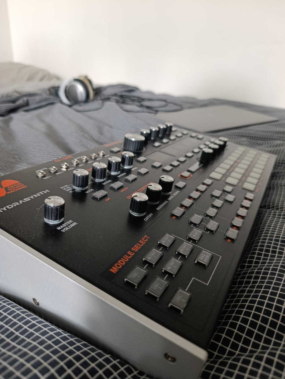 Ashun Sound Machines Hydrasynth Desktop / Rack (84607)