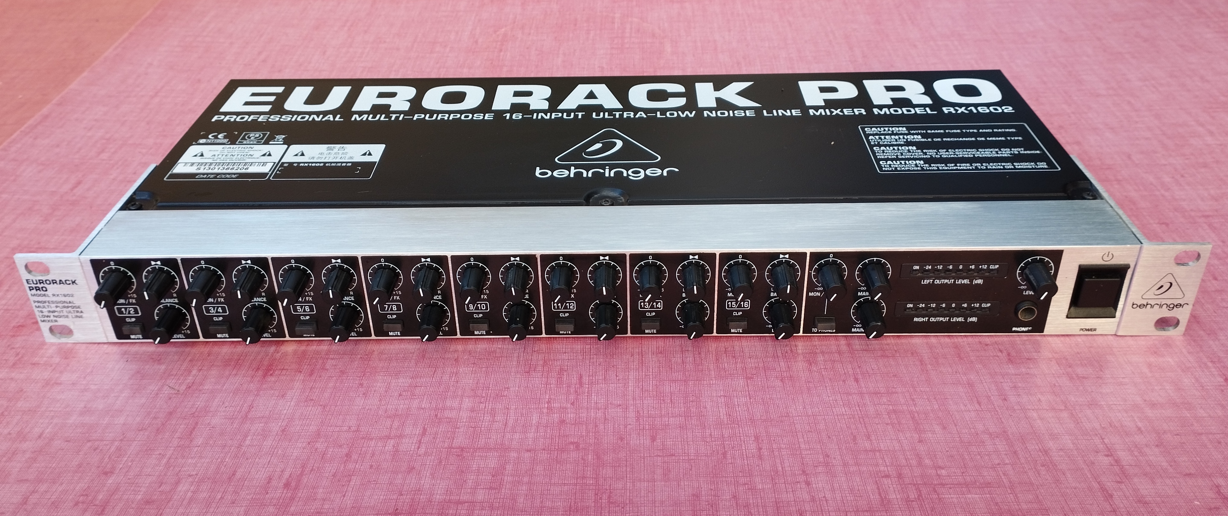 Mixer Behringer Rx1602
