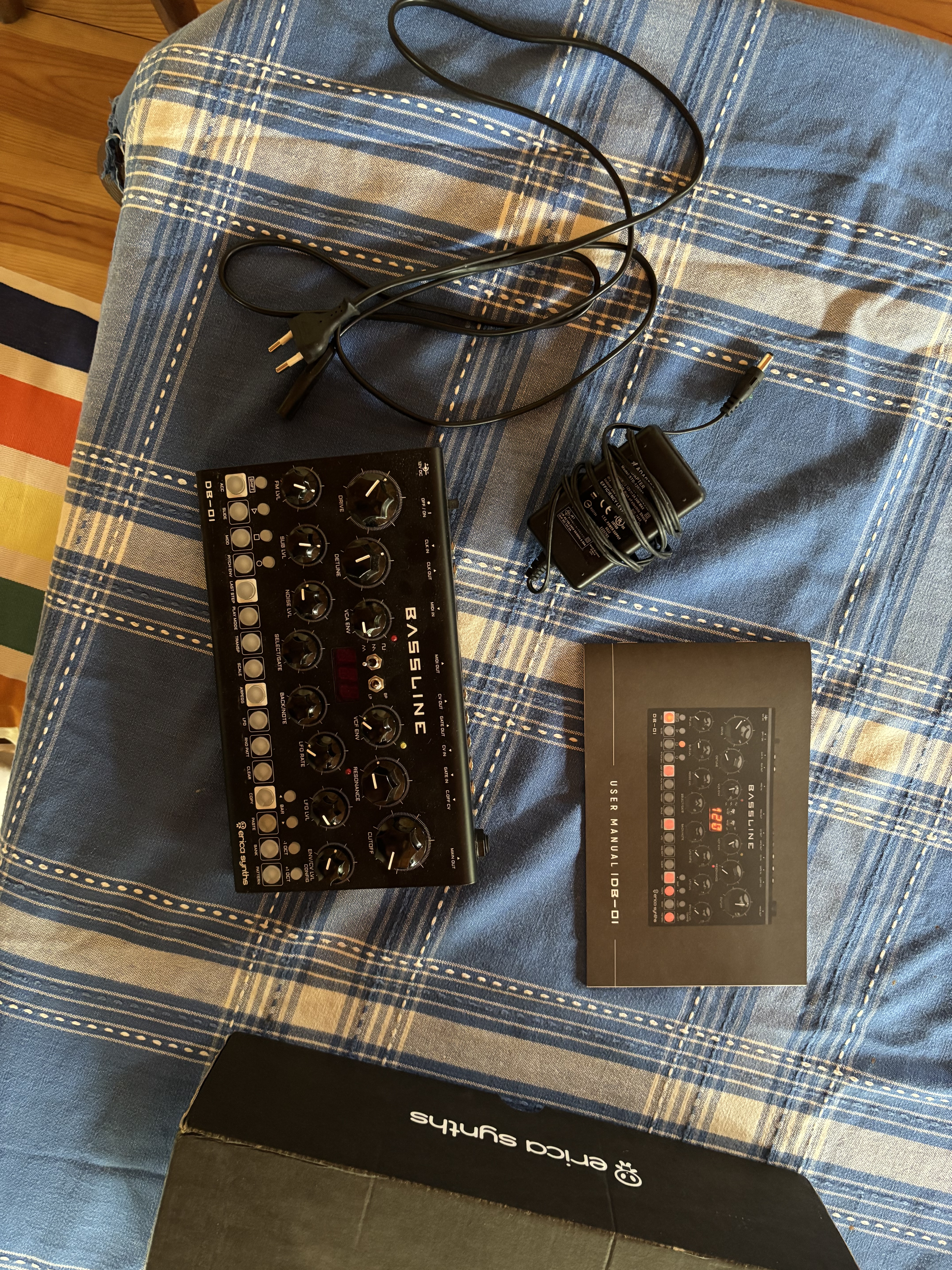 DB-01 excellent état