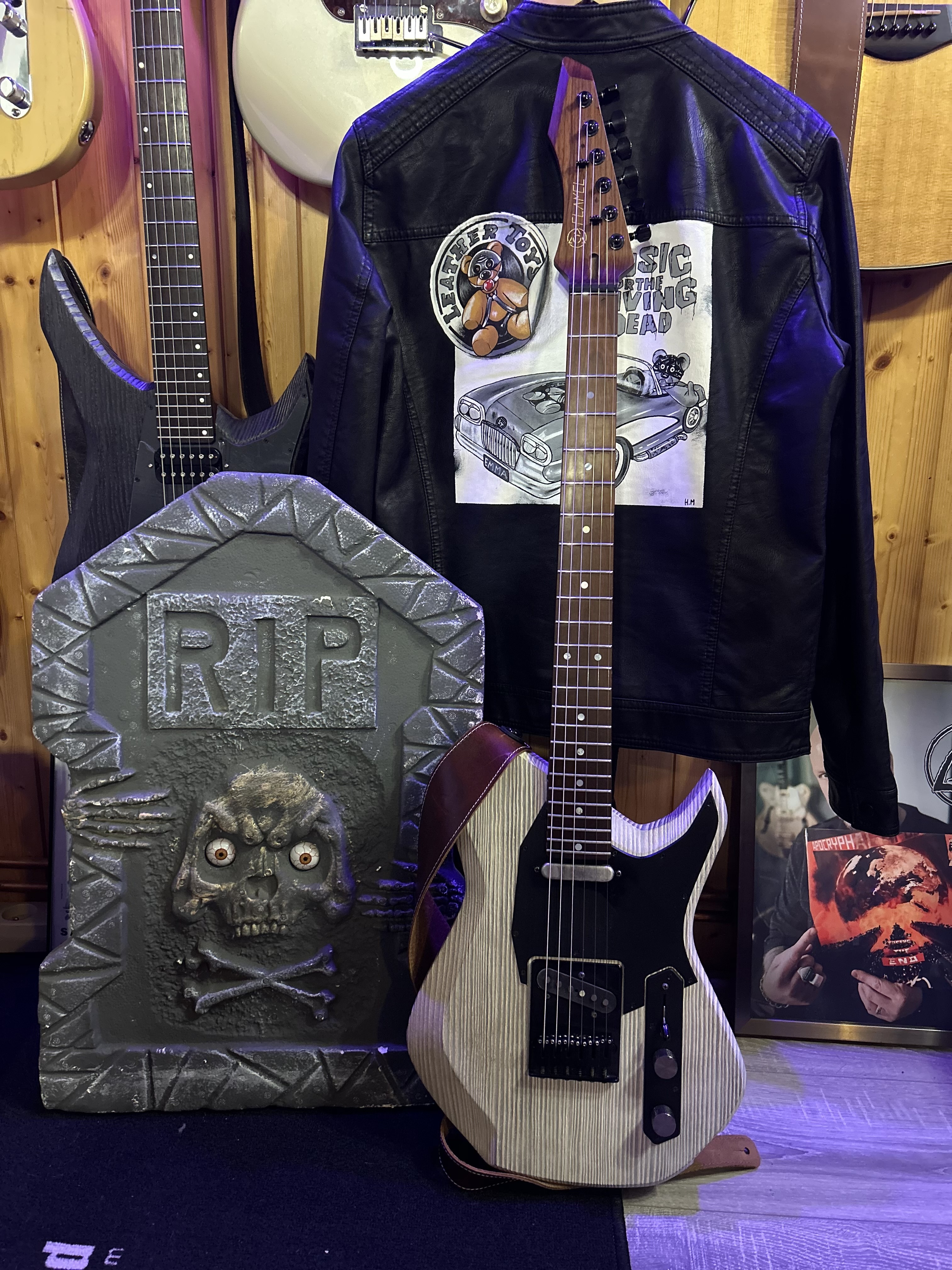 Flamel Guitars Cyanure - Standard