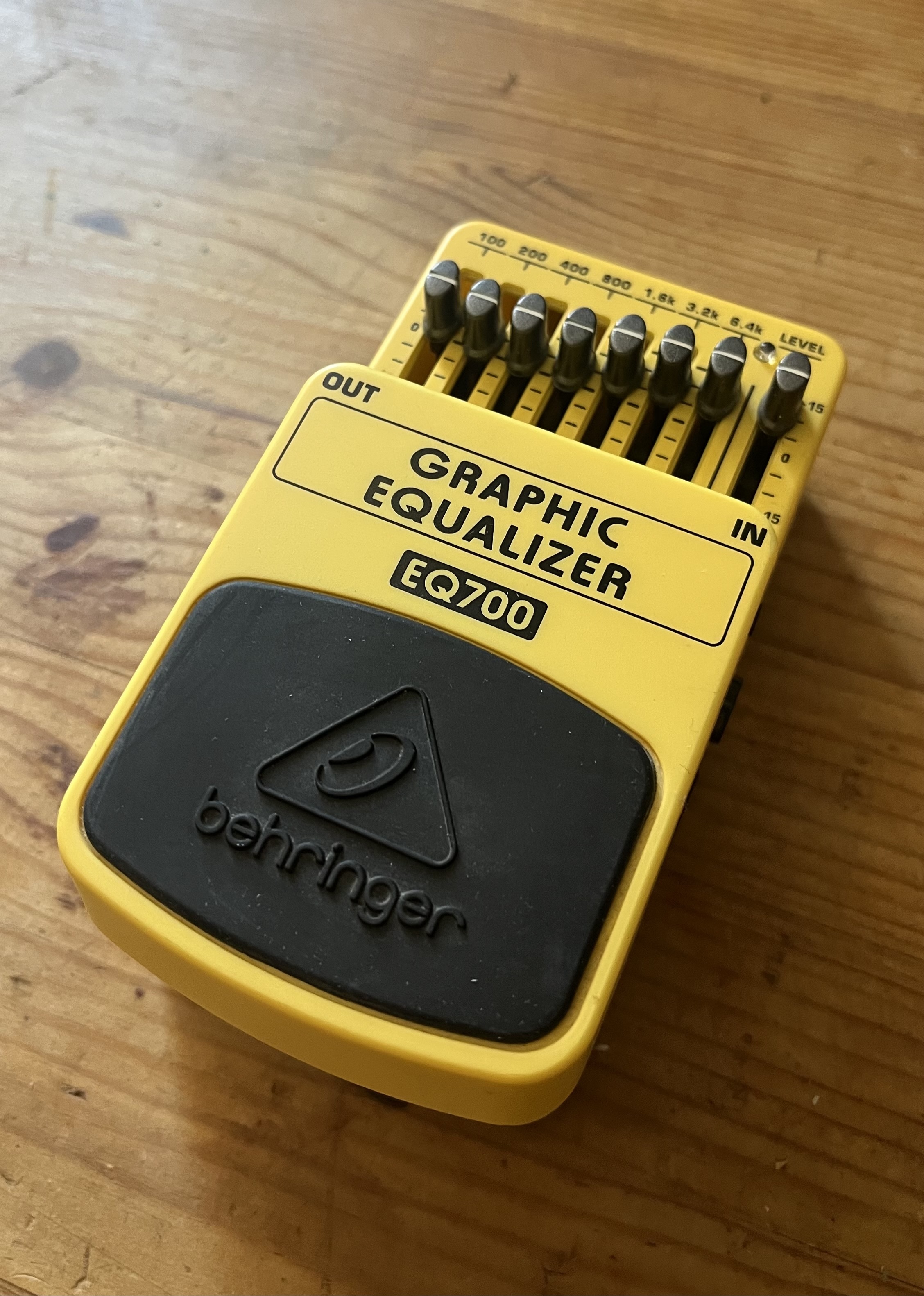 Behringer EQ700