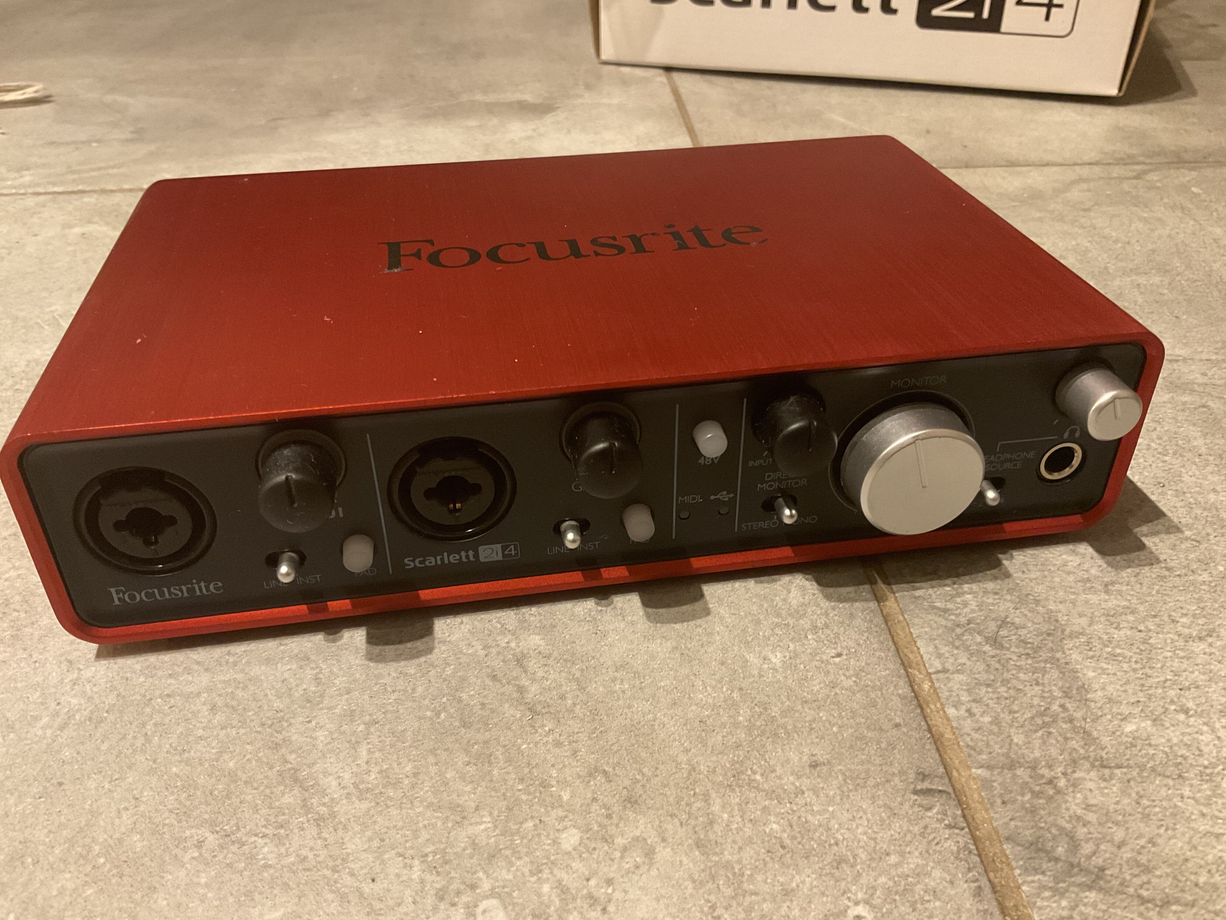 Focusrite Scarlett 2i4 (11243)