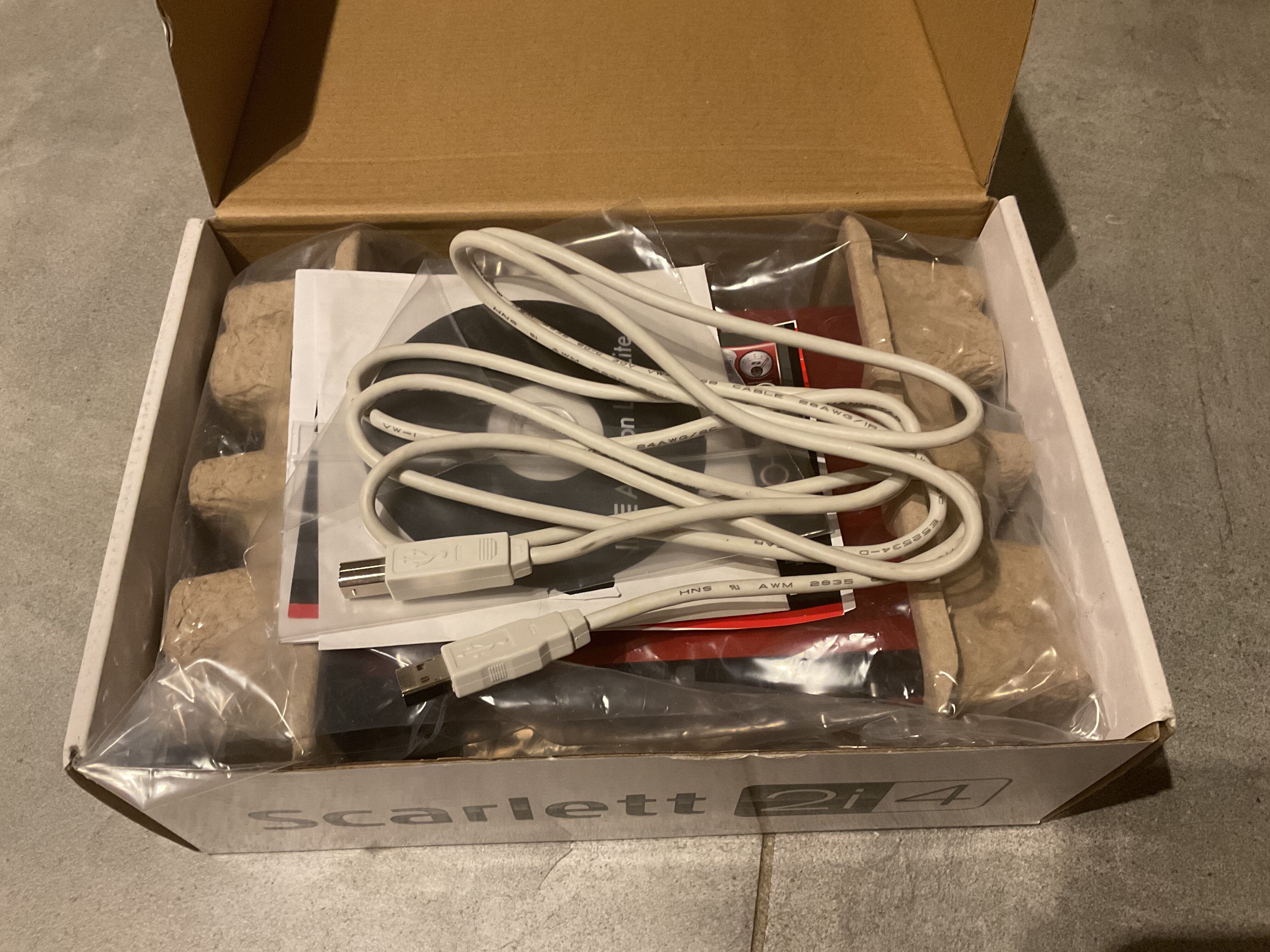 Focusrite Scarlett 2i4 (61383)