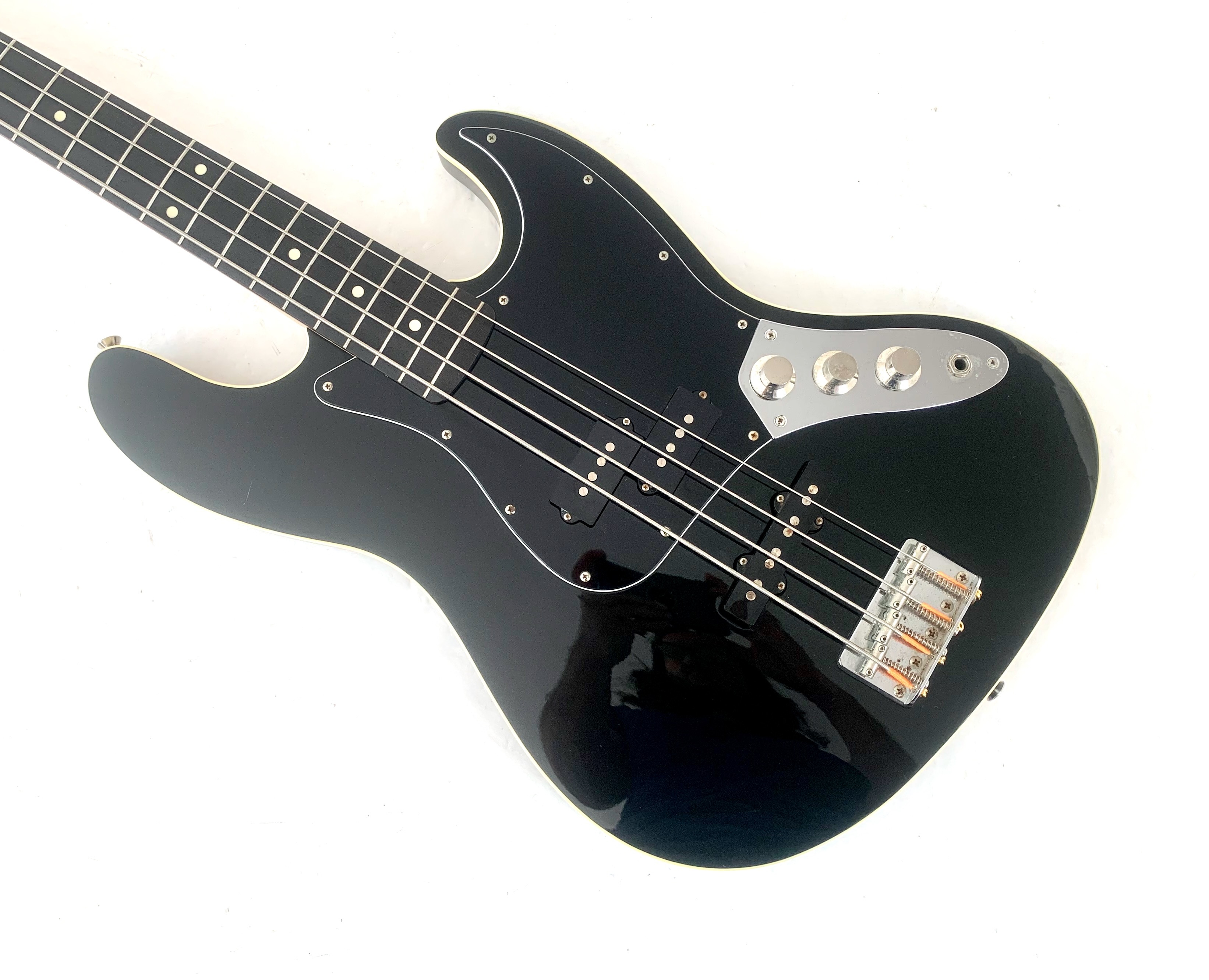 Fender Deluxe Aerodyne Jazz Bass (92740)