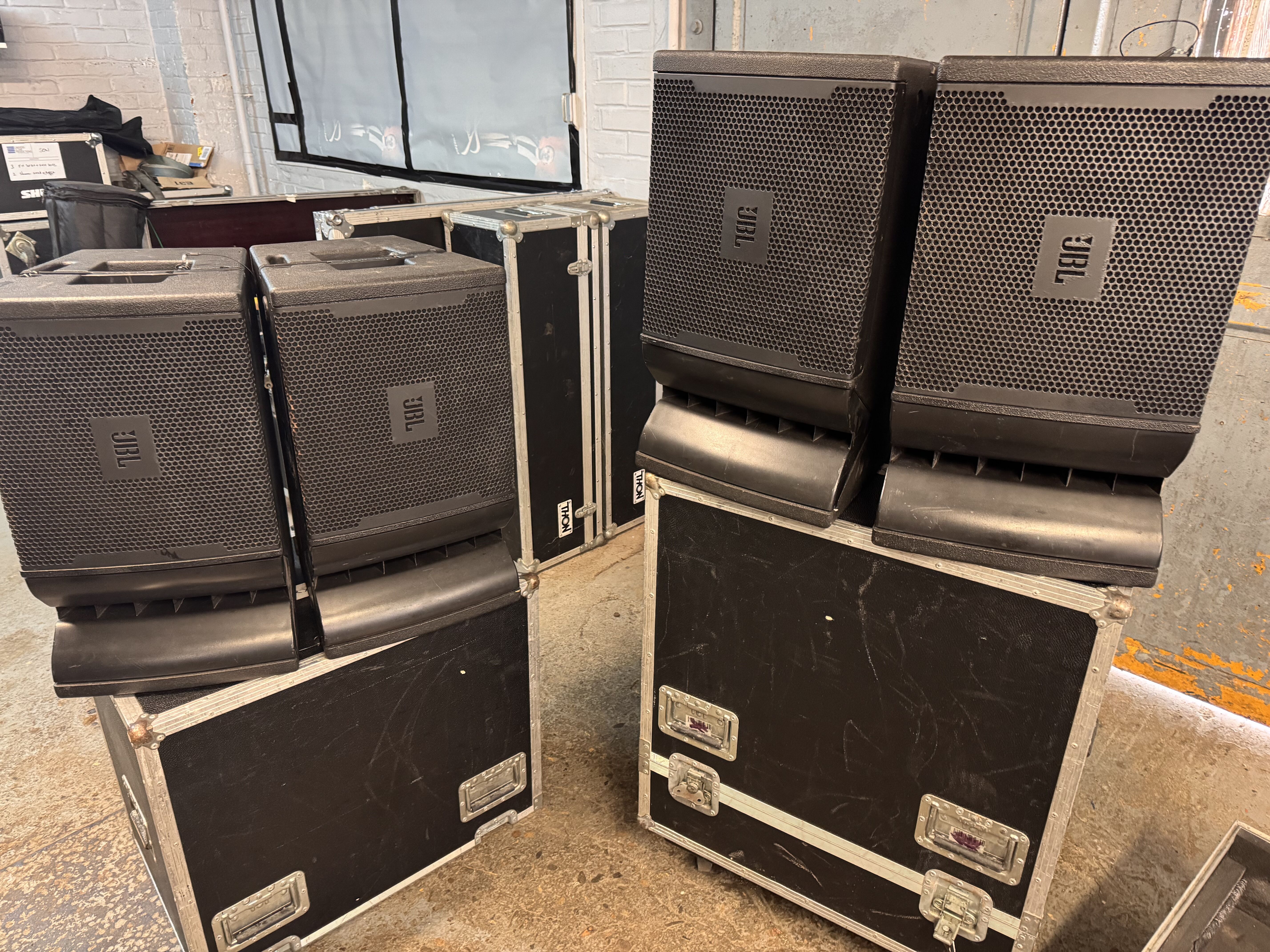 JBL VRX 932LA + SRX 828SP