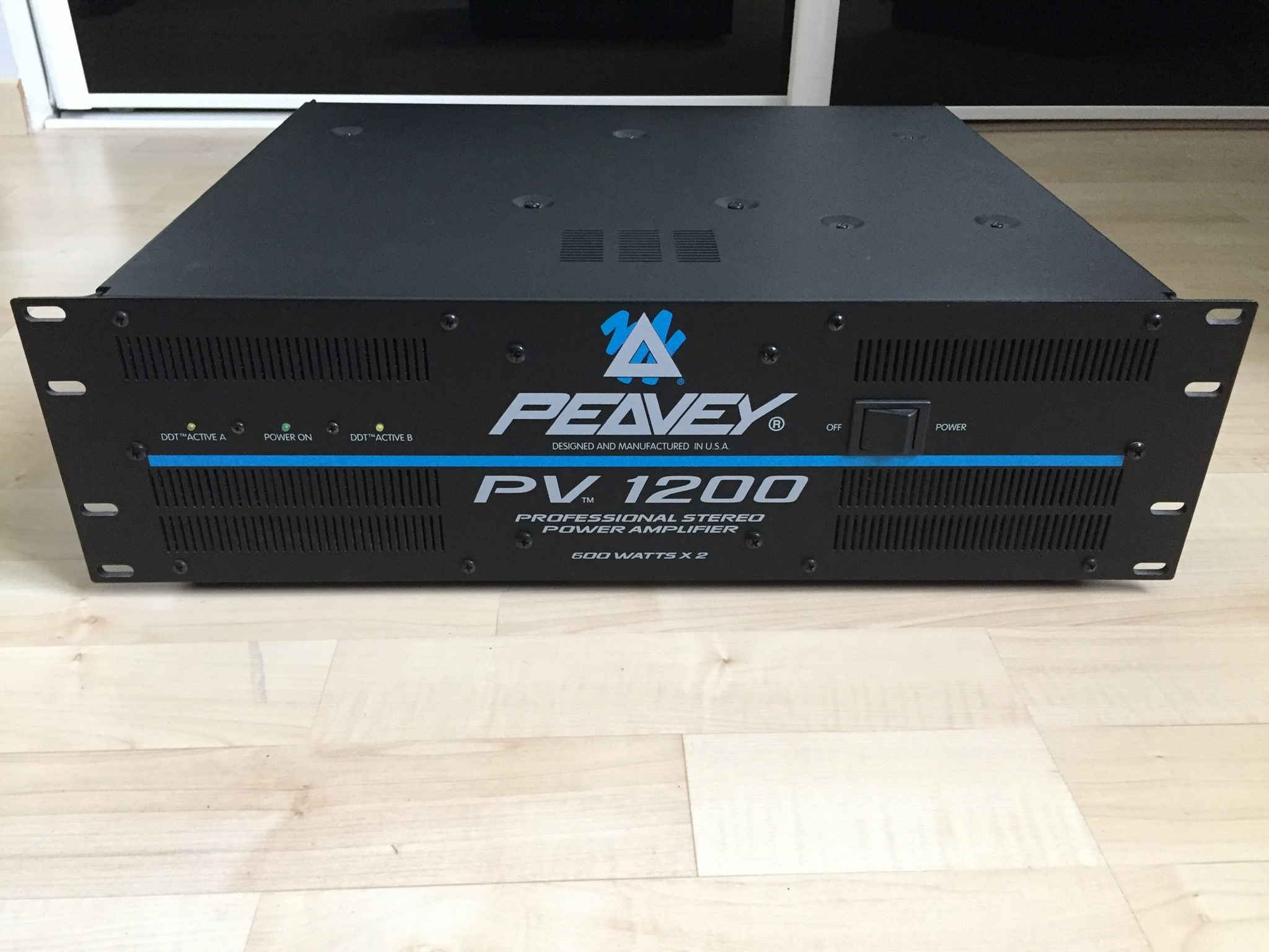 PV1200-AV