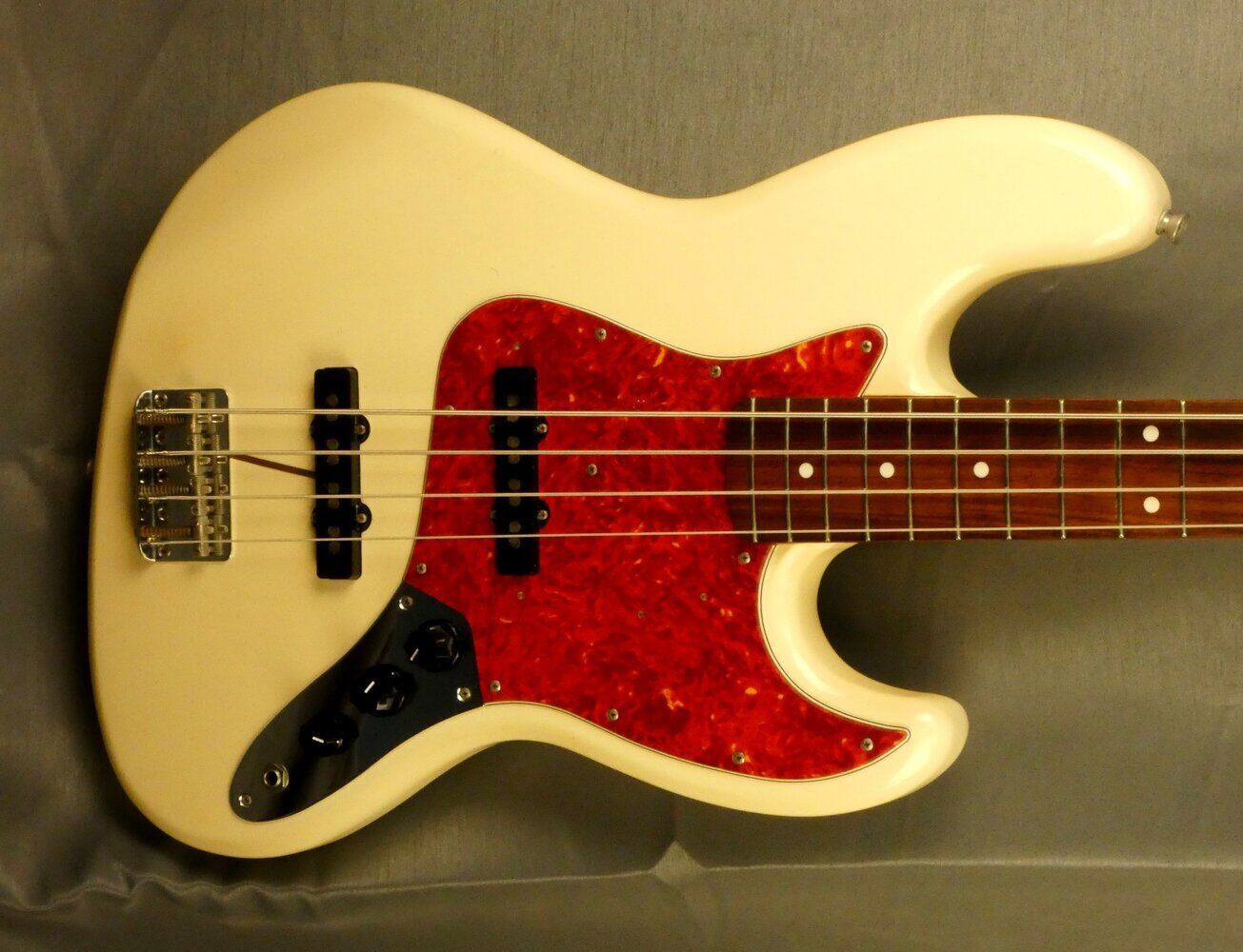 fender-jazz-bass-5393209