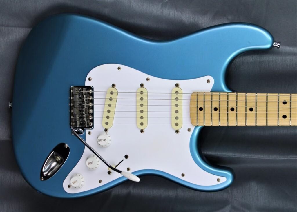 fender-stratocaster-st-3995856