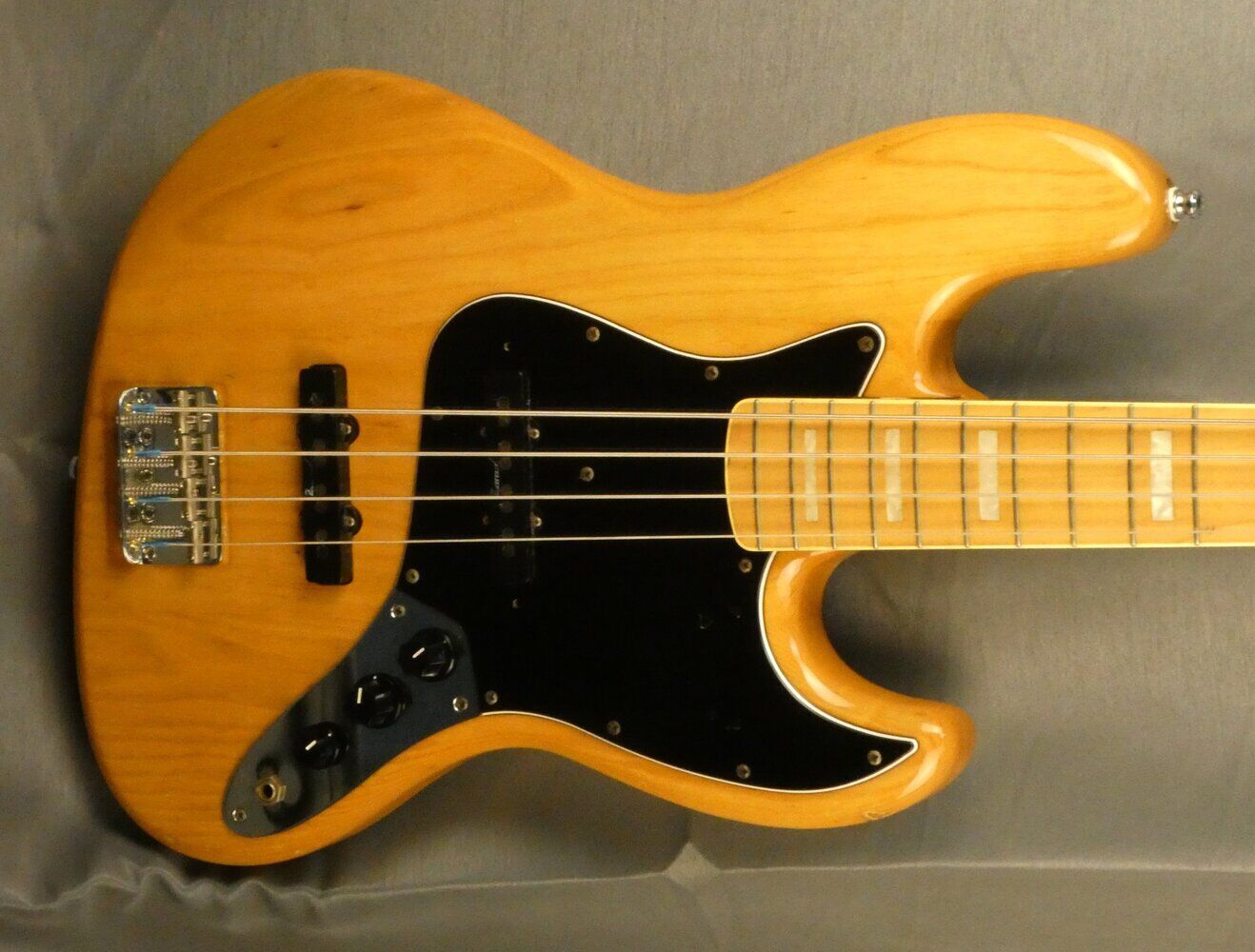 fender-jazz-bass-5394415