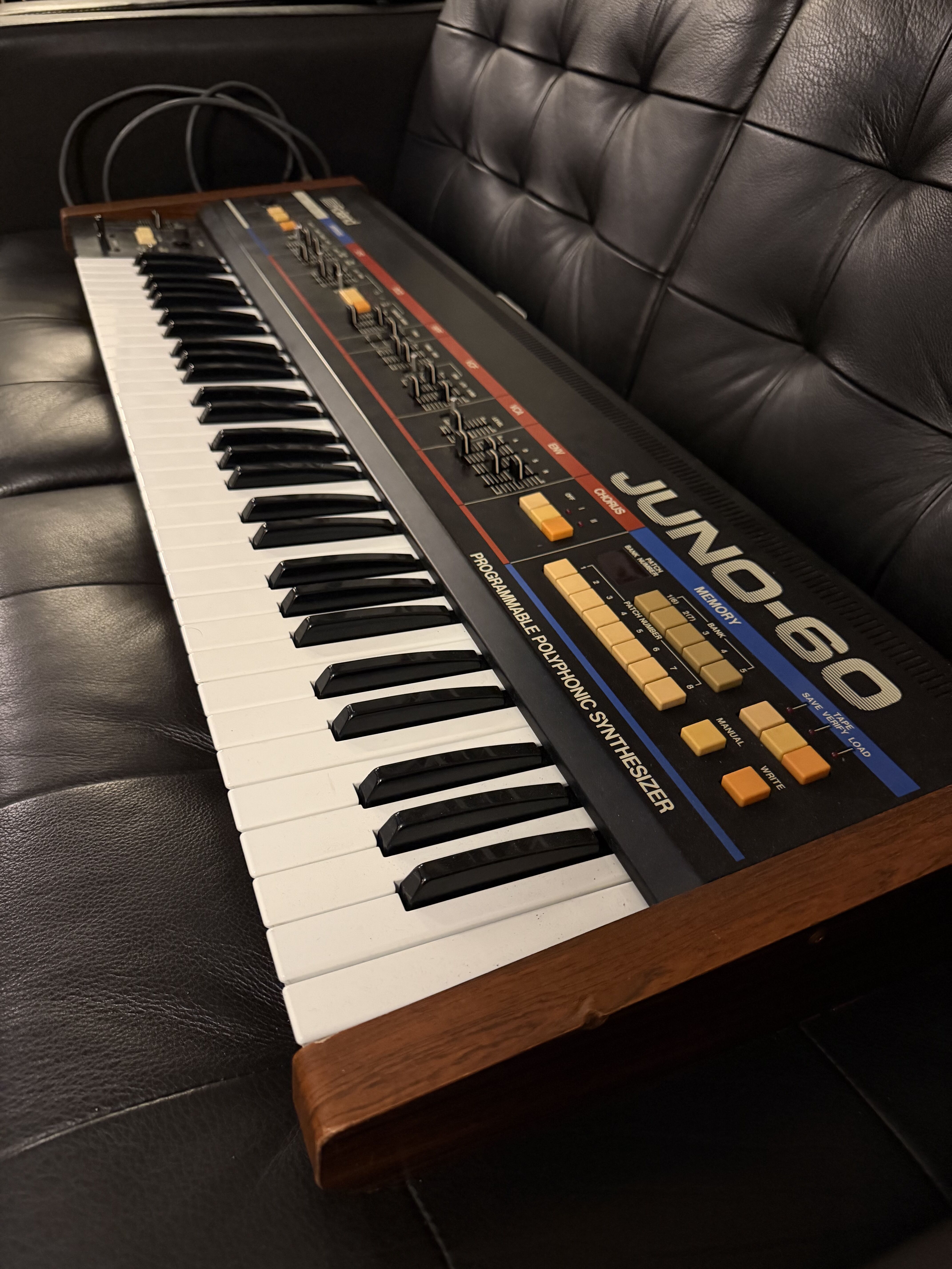 Vends JUNO 60 en très bon état