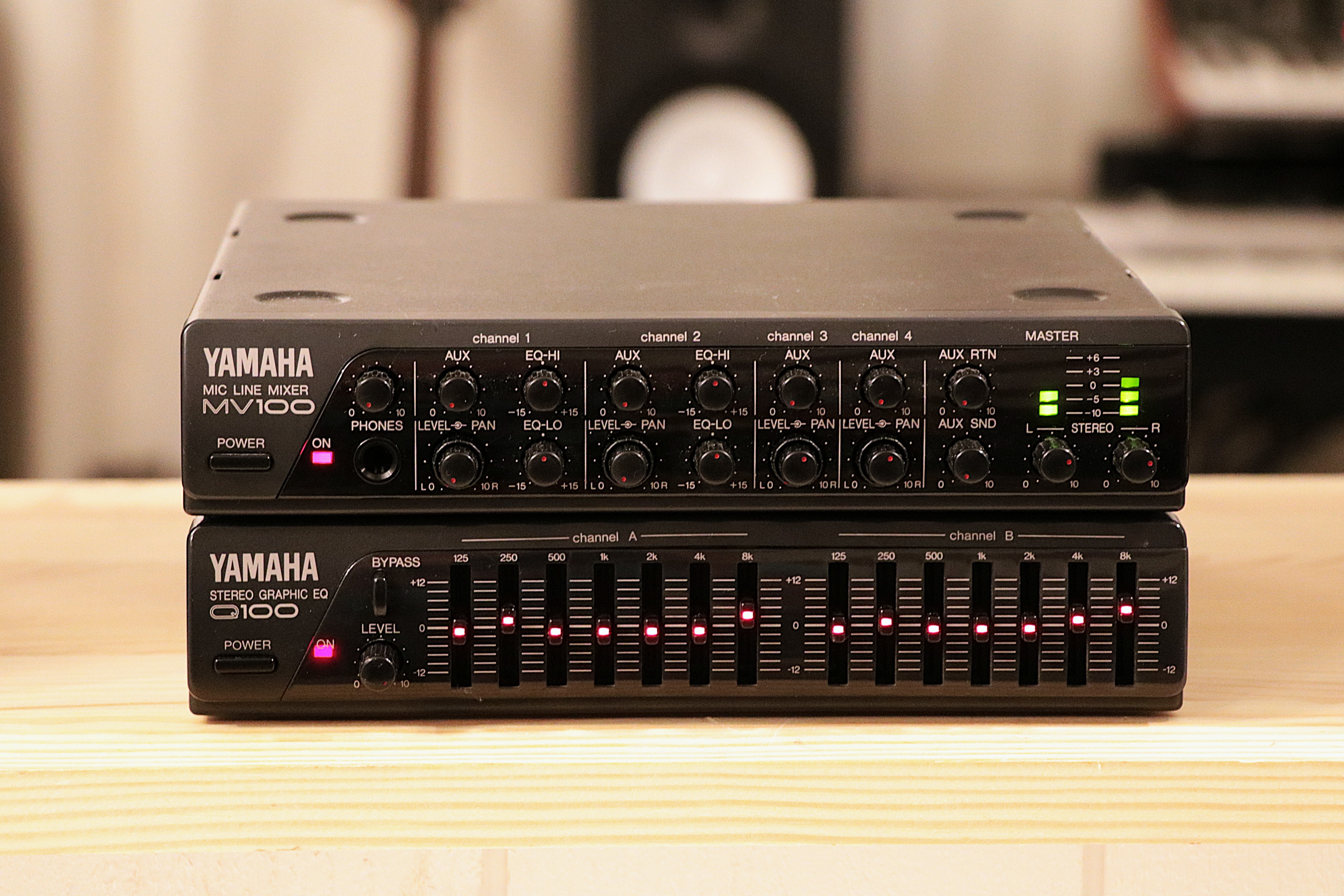 Console mix MV100 et Egaliseur eq Q100 Yamaha