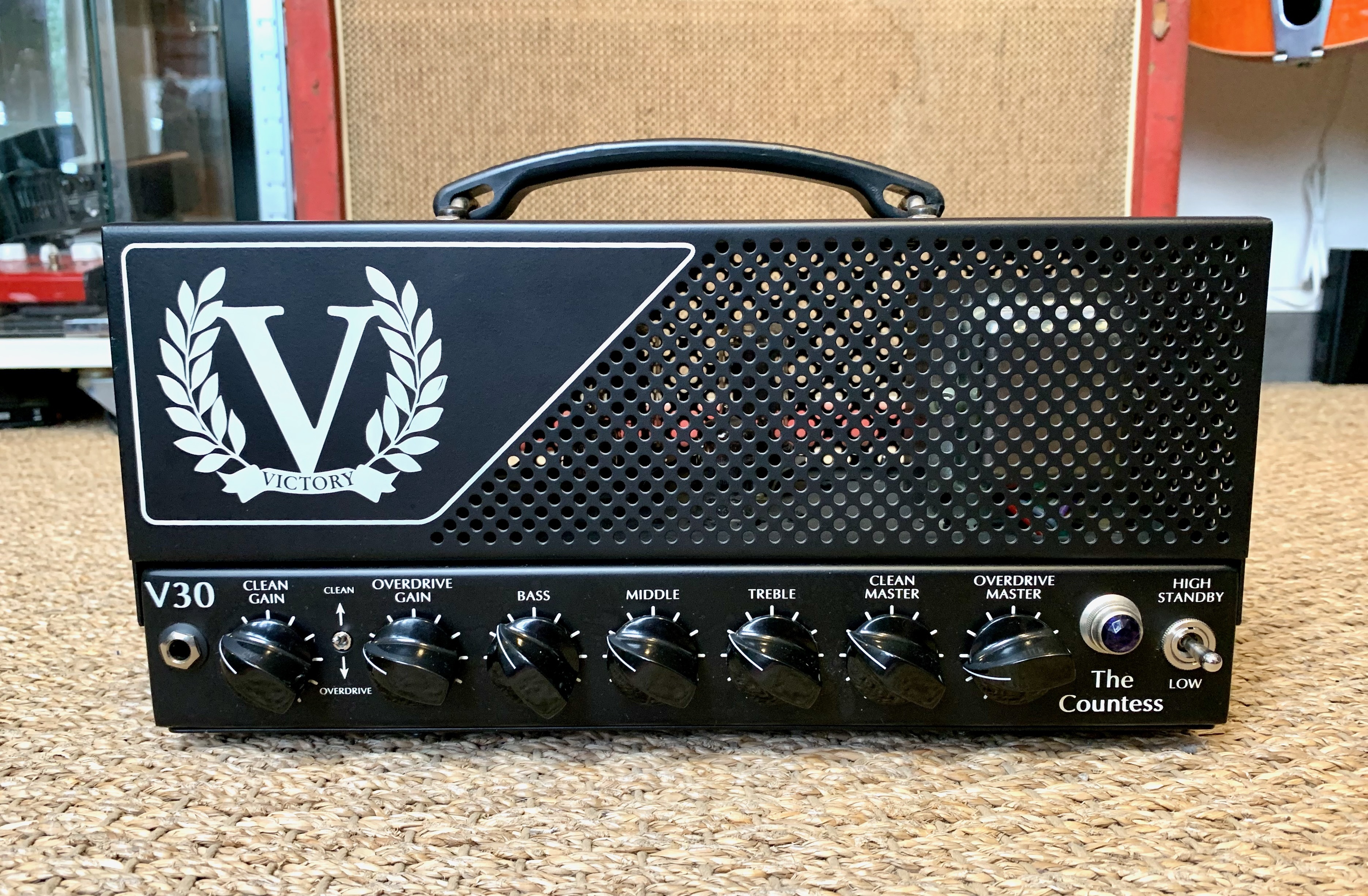 Victory Amps V30 The Countess