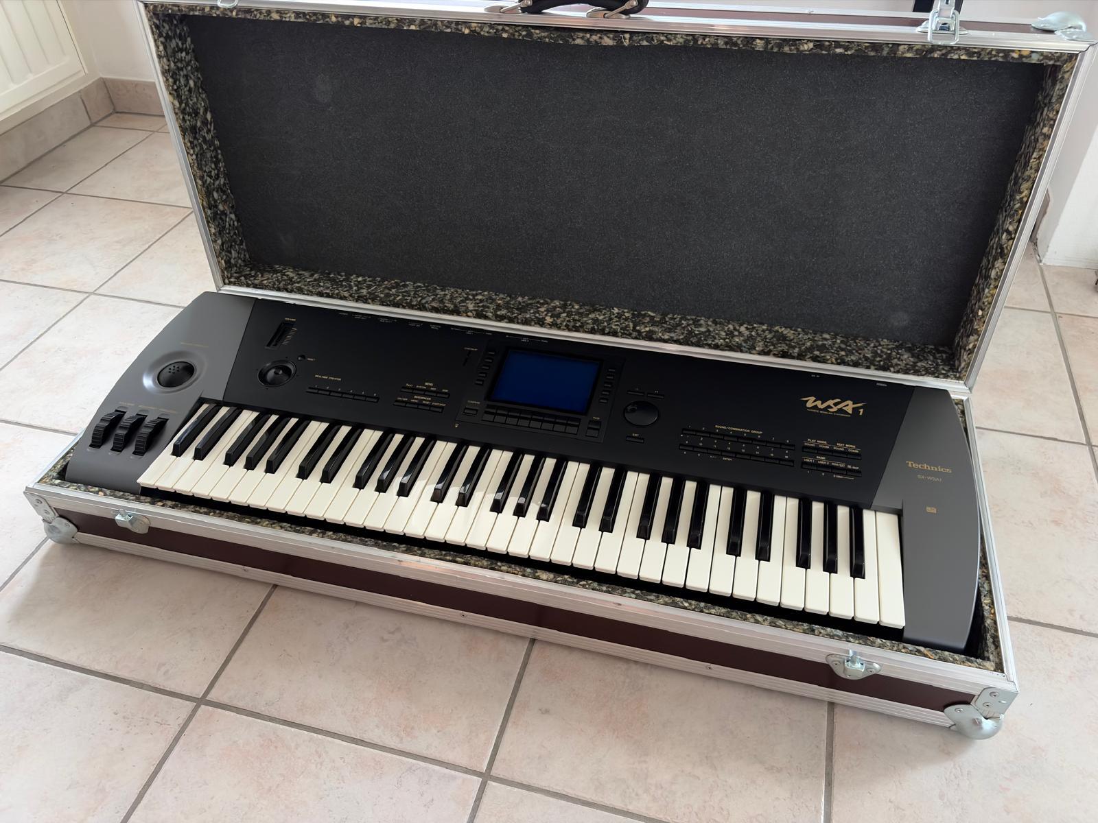 A vendre synthé technics WSA1 avec accessoires, état neuf.