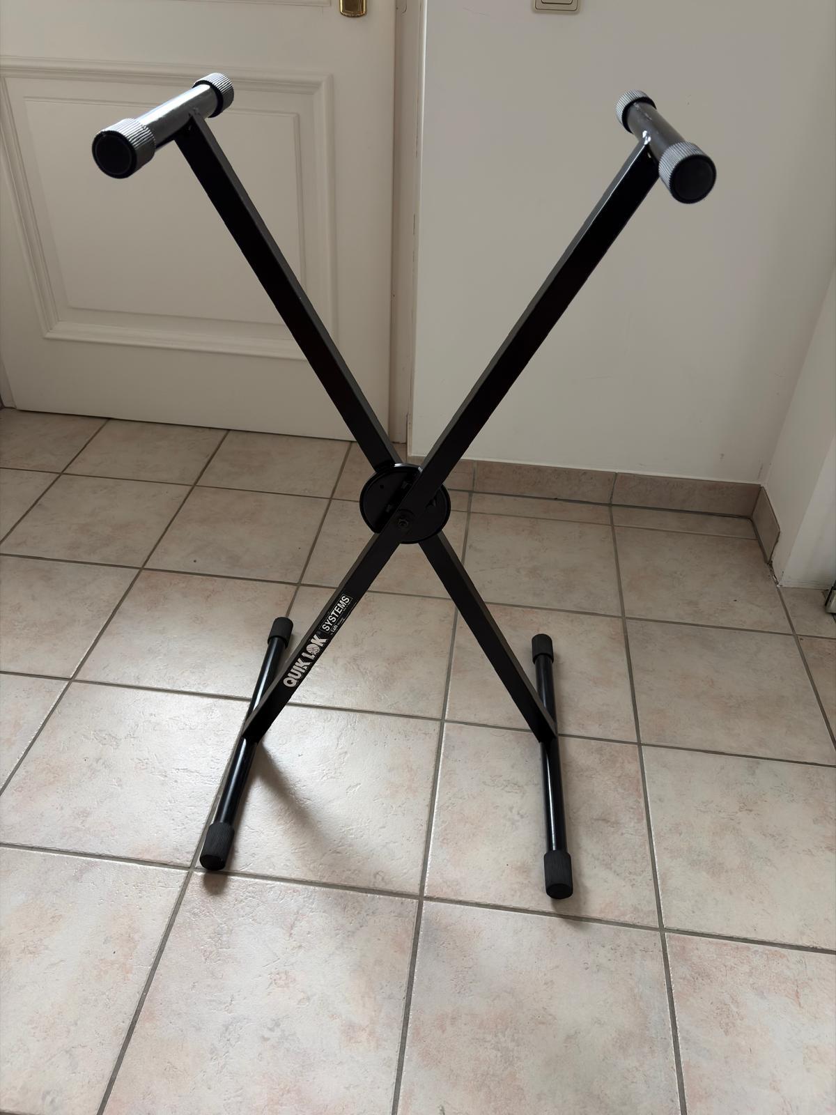 pied quiklock position debout