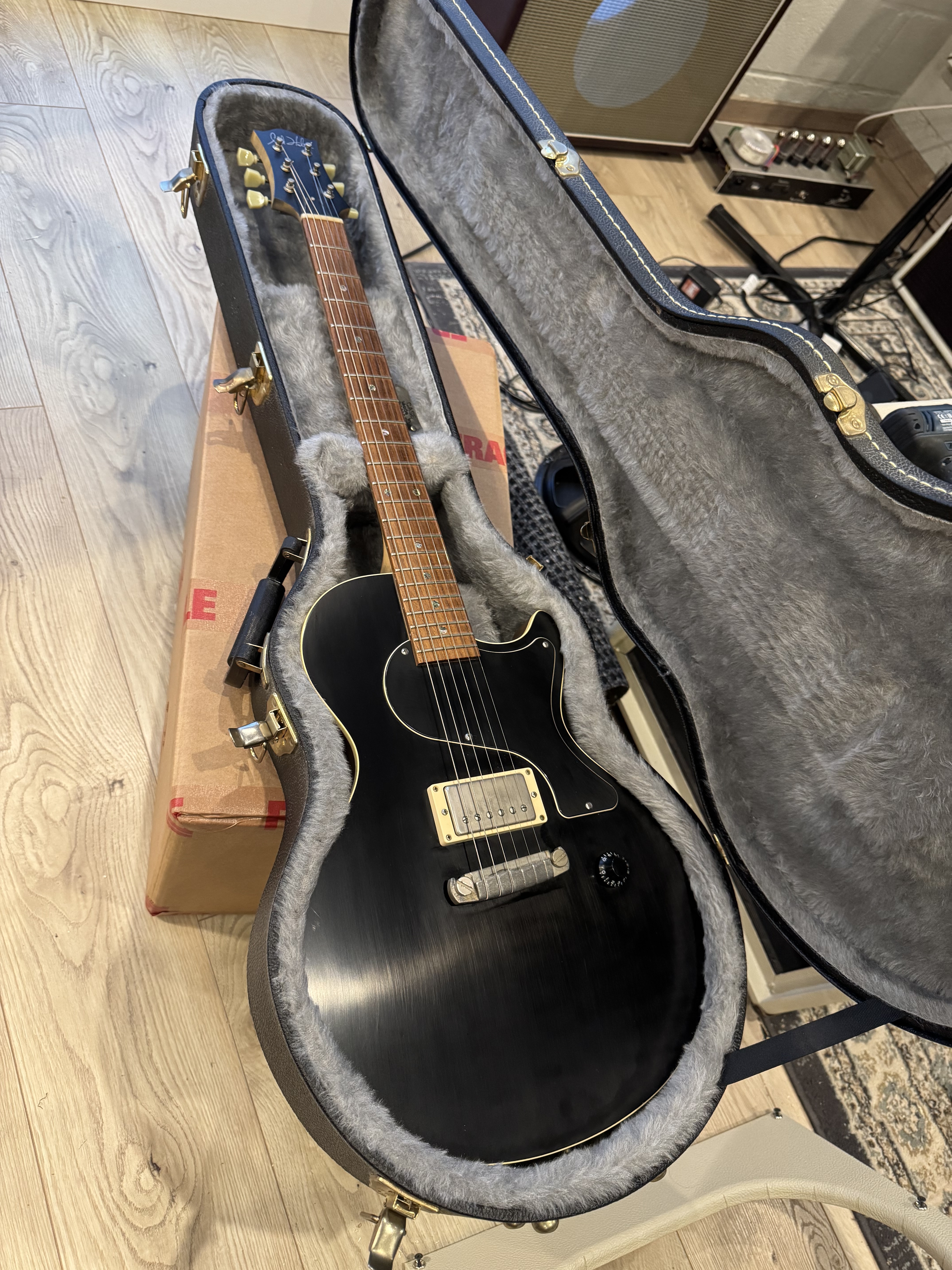 Nik Huber krautster I worn black 