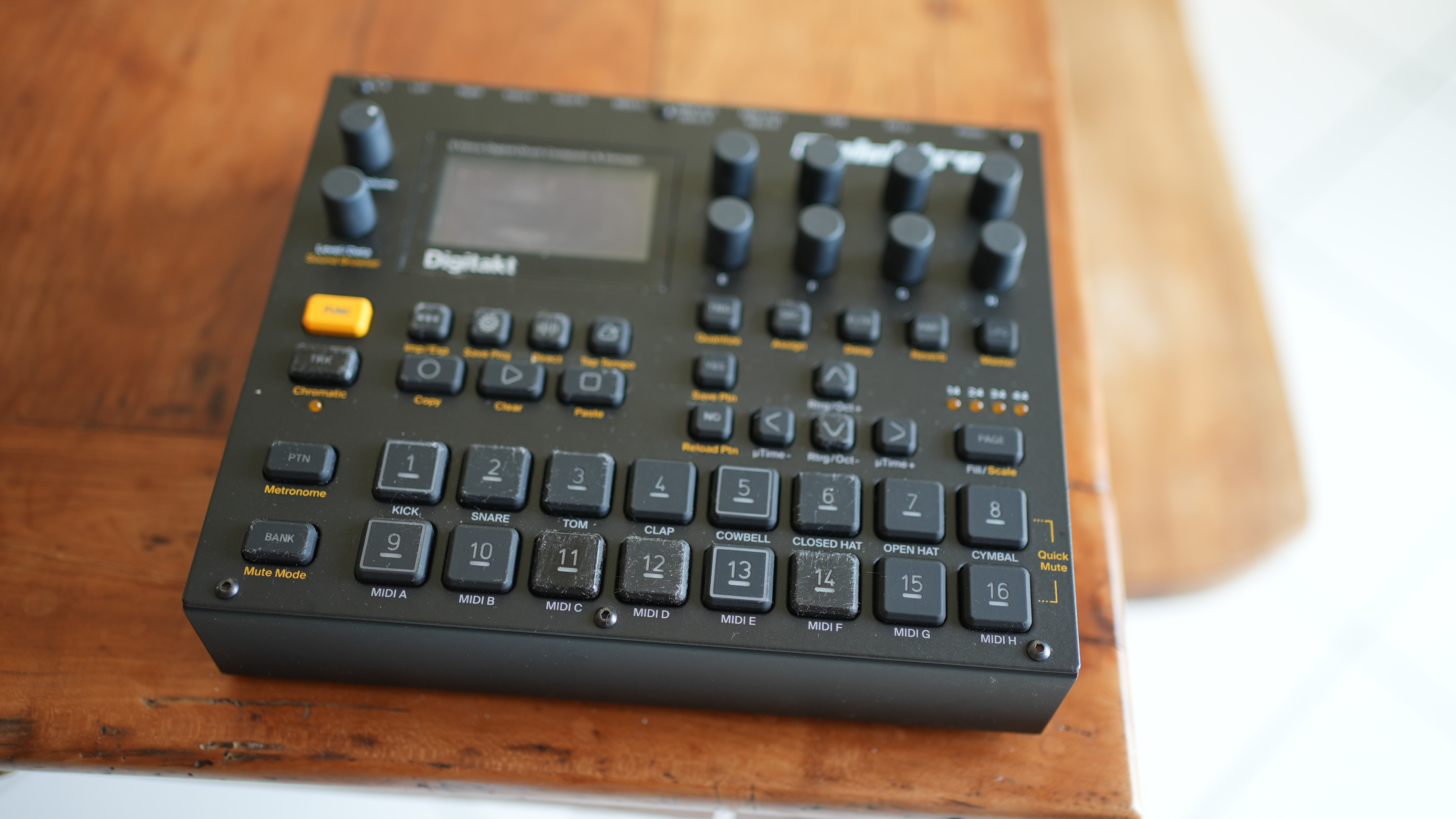 Vends Elektron Digitakt (comme neuf) + Elektron Protective Cover