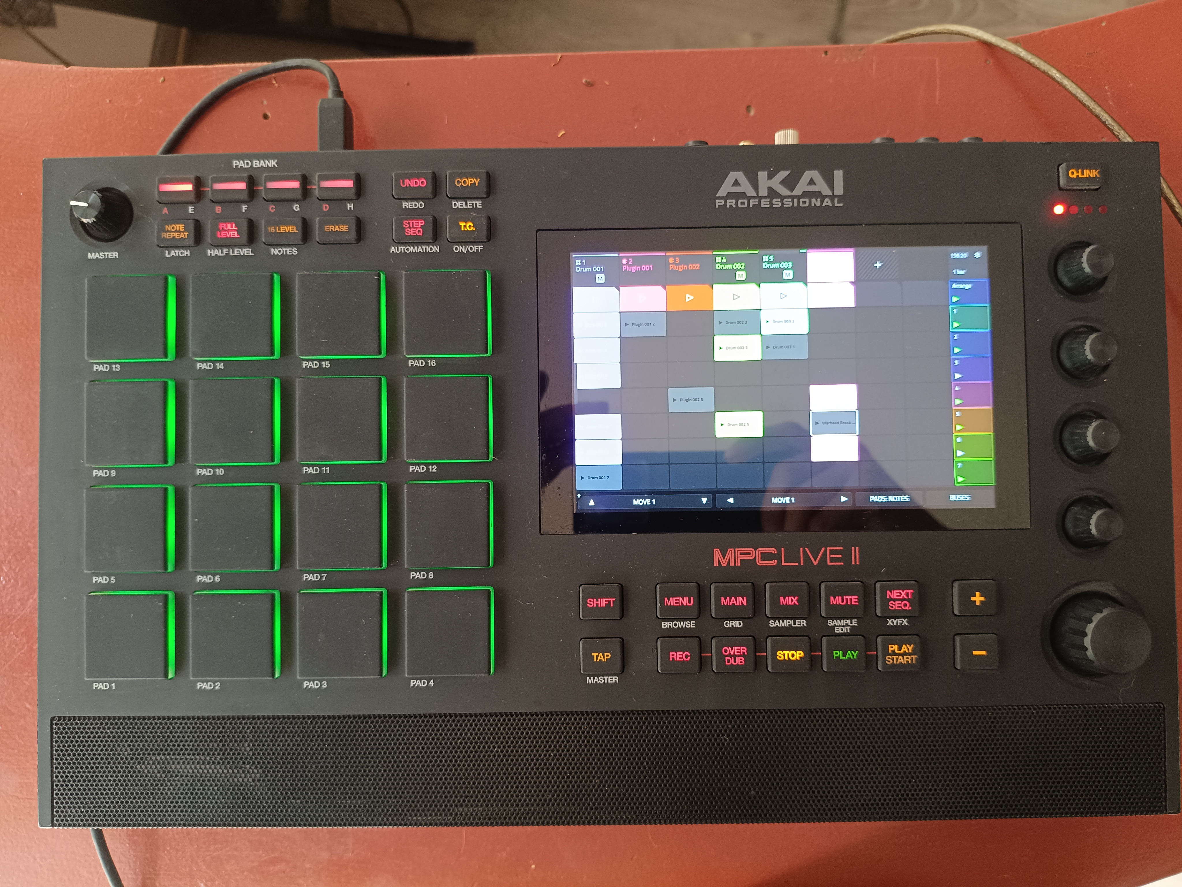 Vends MPC live 2 + propack MPC + ssd