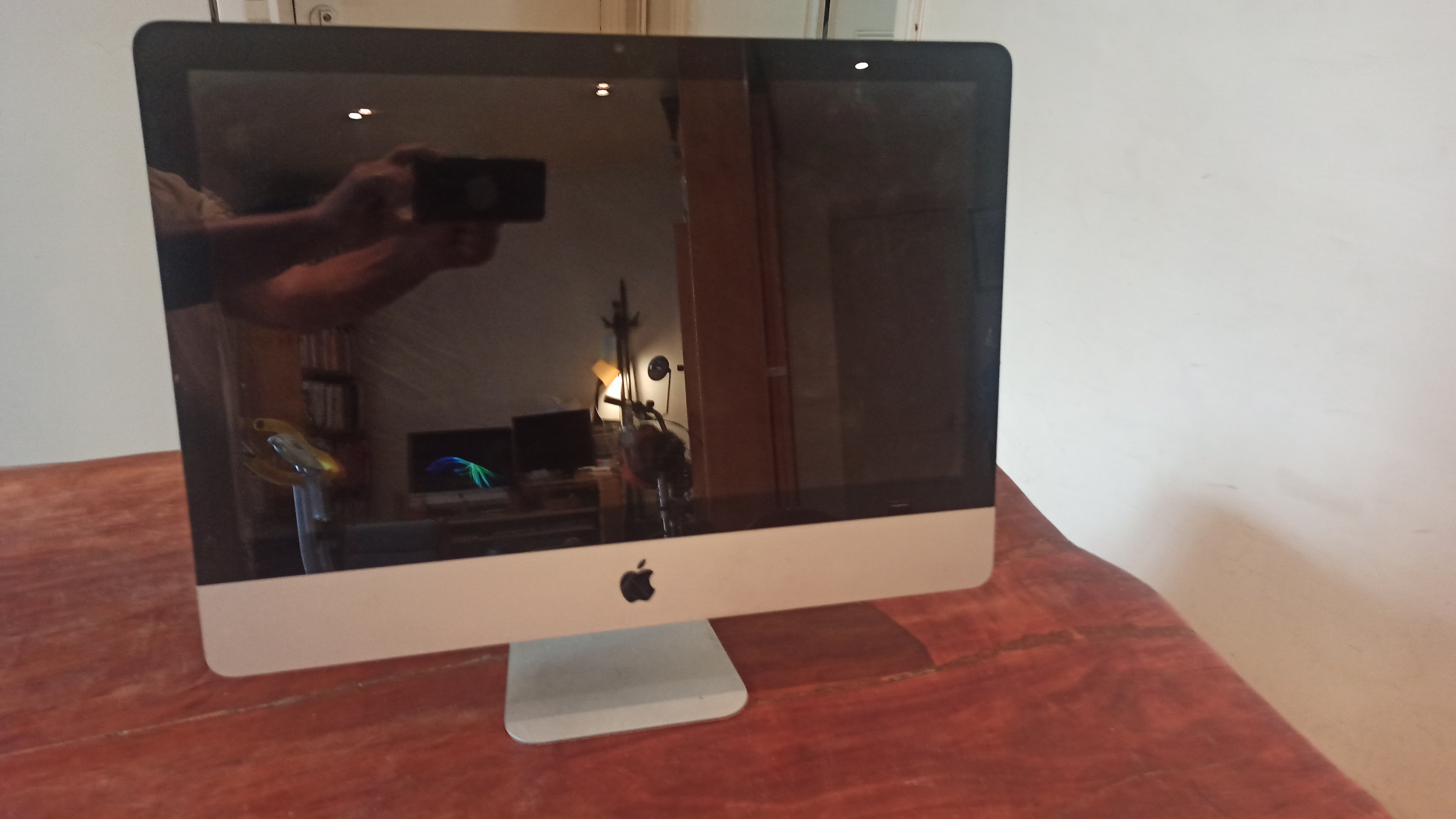 Vends iMac 21.5'' pour pièces