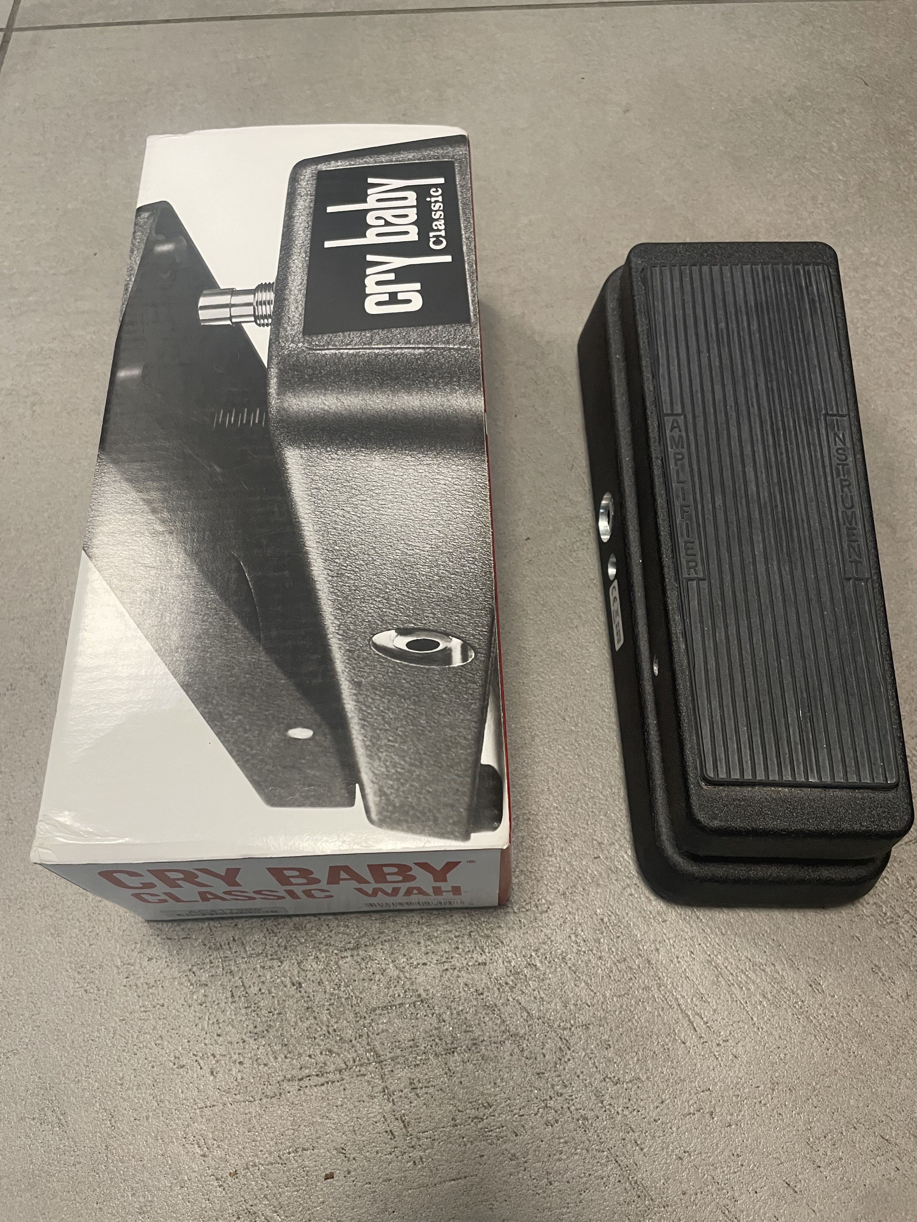 Vends Cry baby classic comme neuve