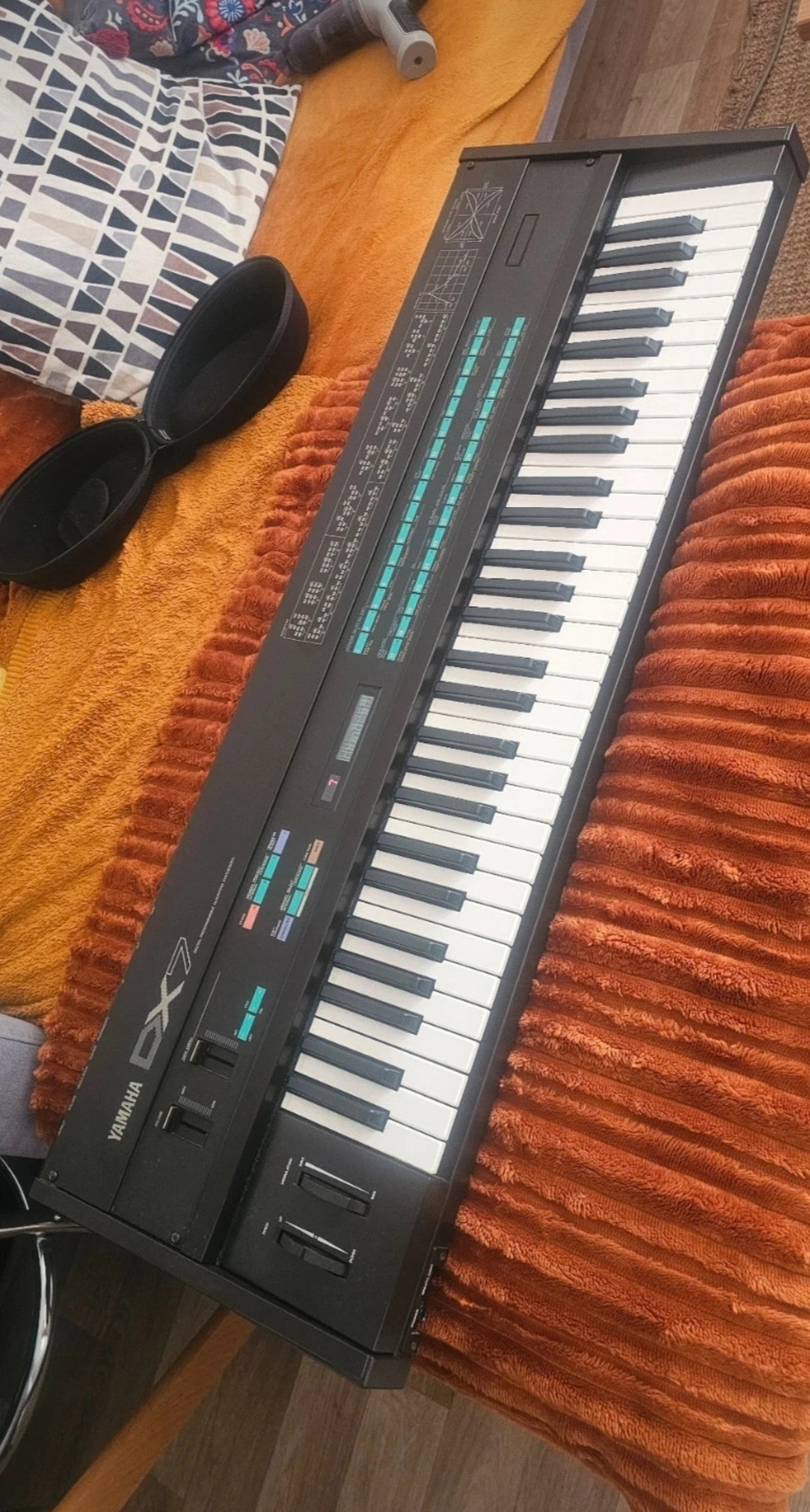 Yamaha DX7 - Synthetiseur Legendaire - Accessoires - Excellent Etat - Révisé