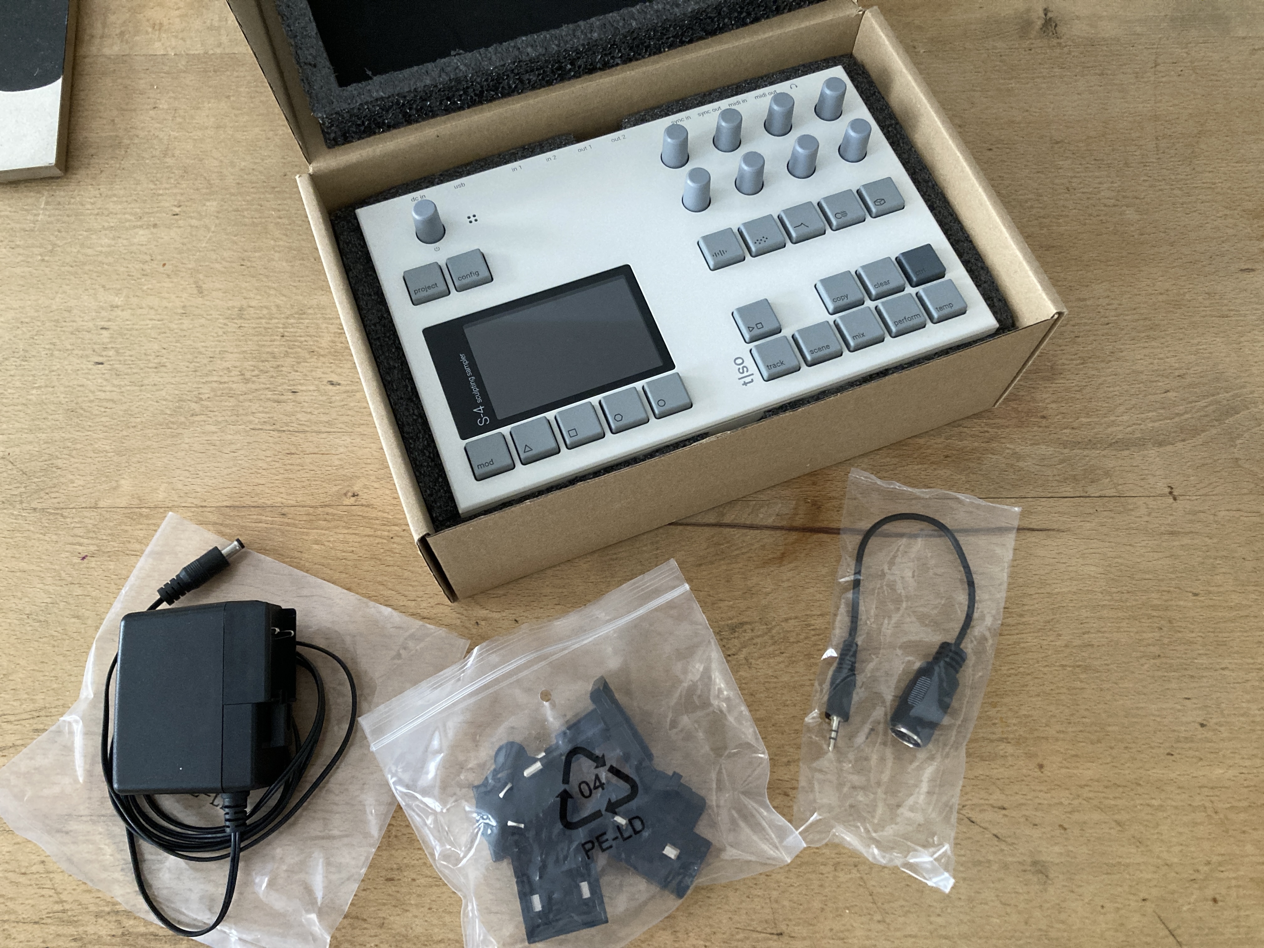 Torso Electronics S-4 (4186)