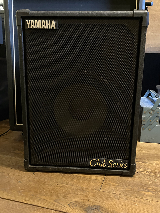 Deux enceintes Yamaha S212ES (Série Concert Club)