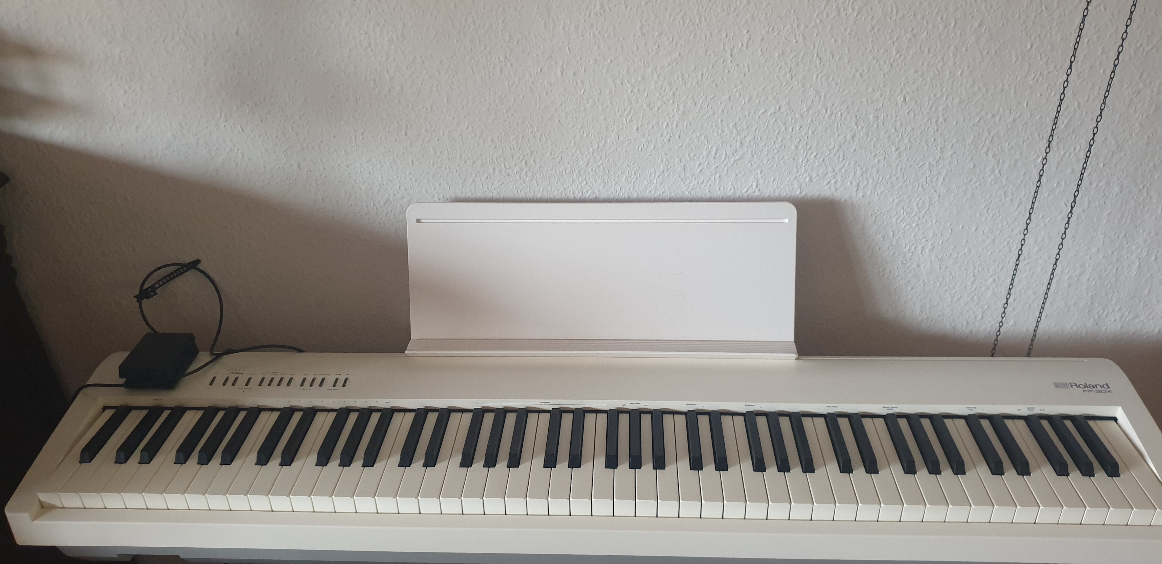 Vends piano numérique Roland FP-30X, cause non utilisation.